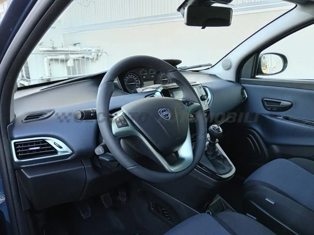 Lancia Ypsilon 2024 — фото 10