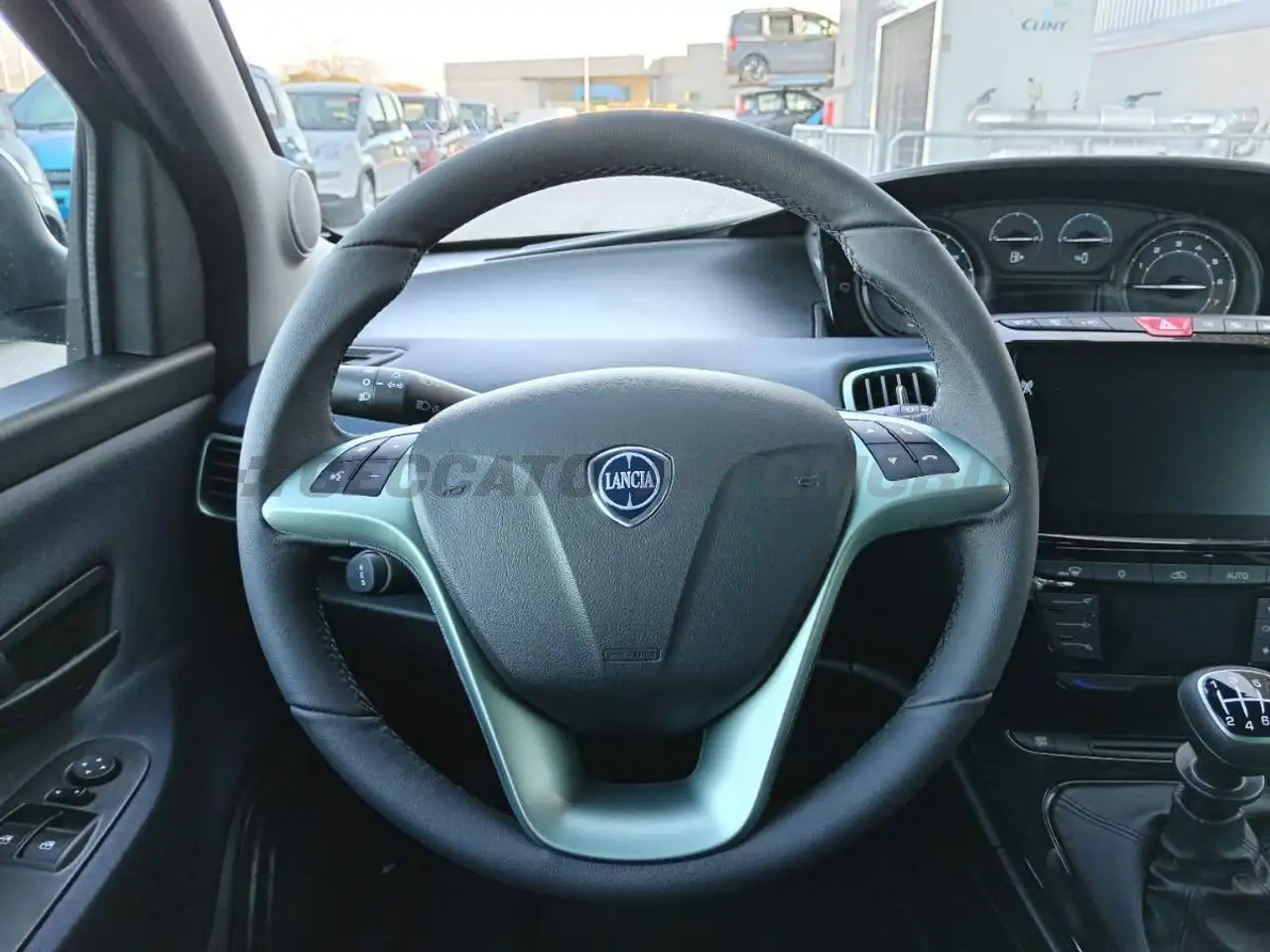 Lancia Ypsilon 2024 — фото 13