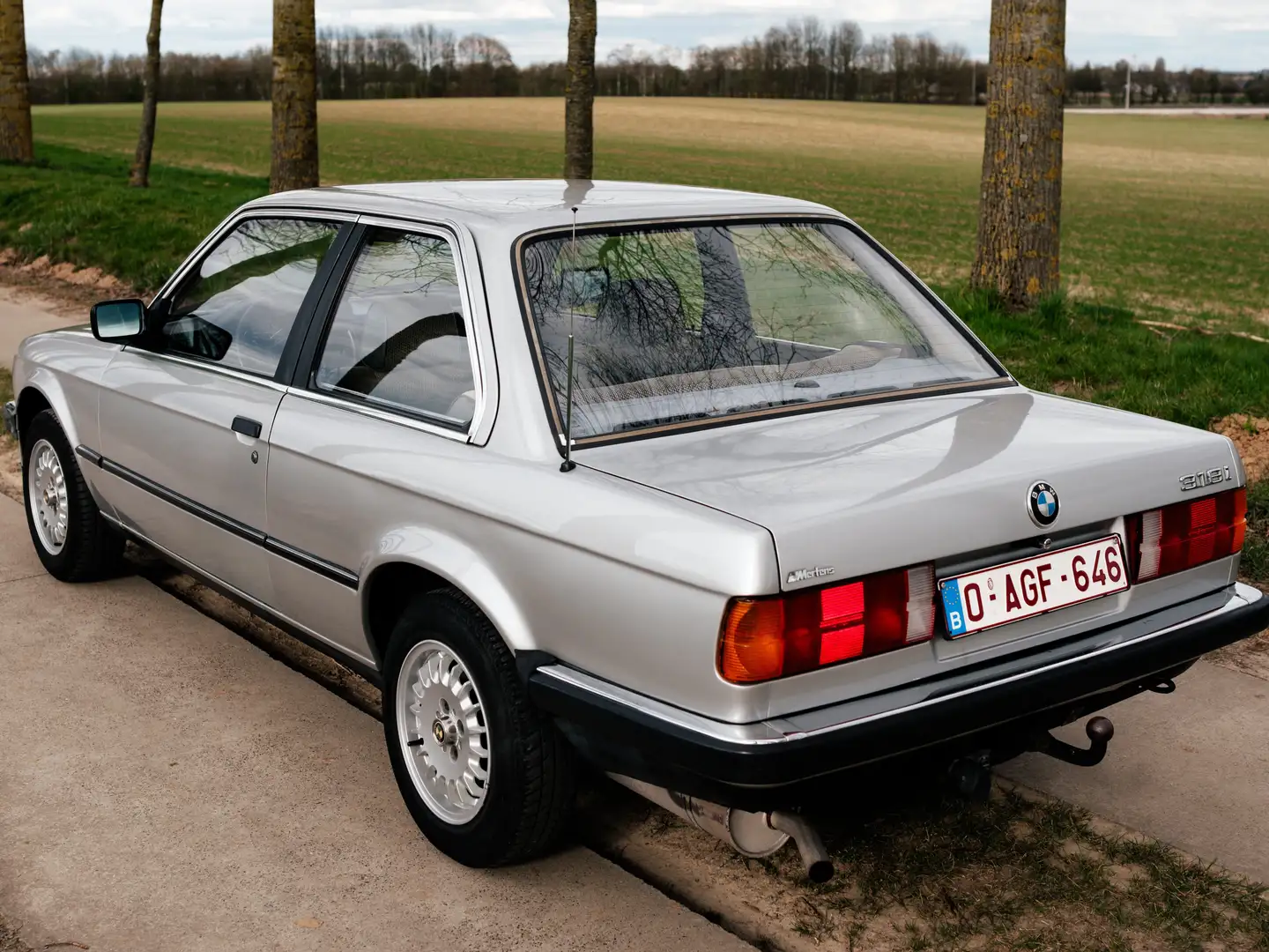 BMW 318 BMW 318i E30 Coupé – LPG – Parfait État! Argintiu - 2