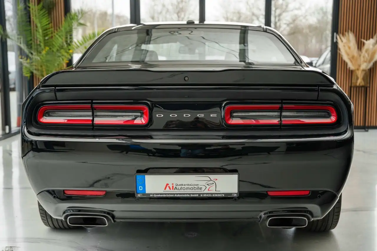 Dodge Challenger 2021 — фото 7