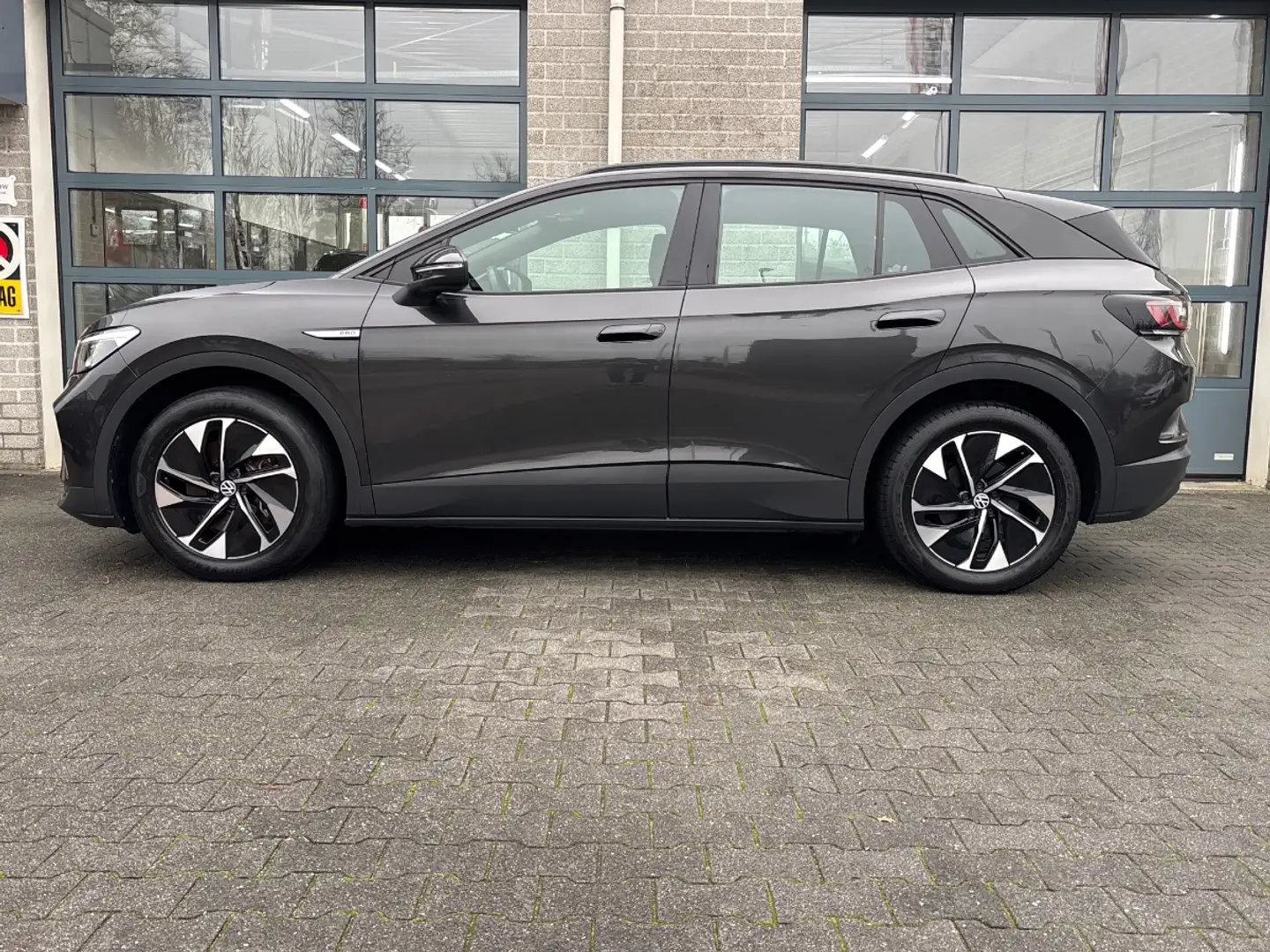 Volkswagen ID.4 Pro 77 kWh | ELEK. TREKHAAK | STOELVERWARMING | Grijs - 2