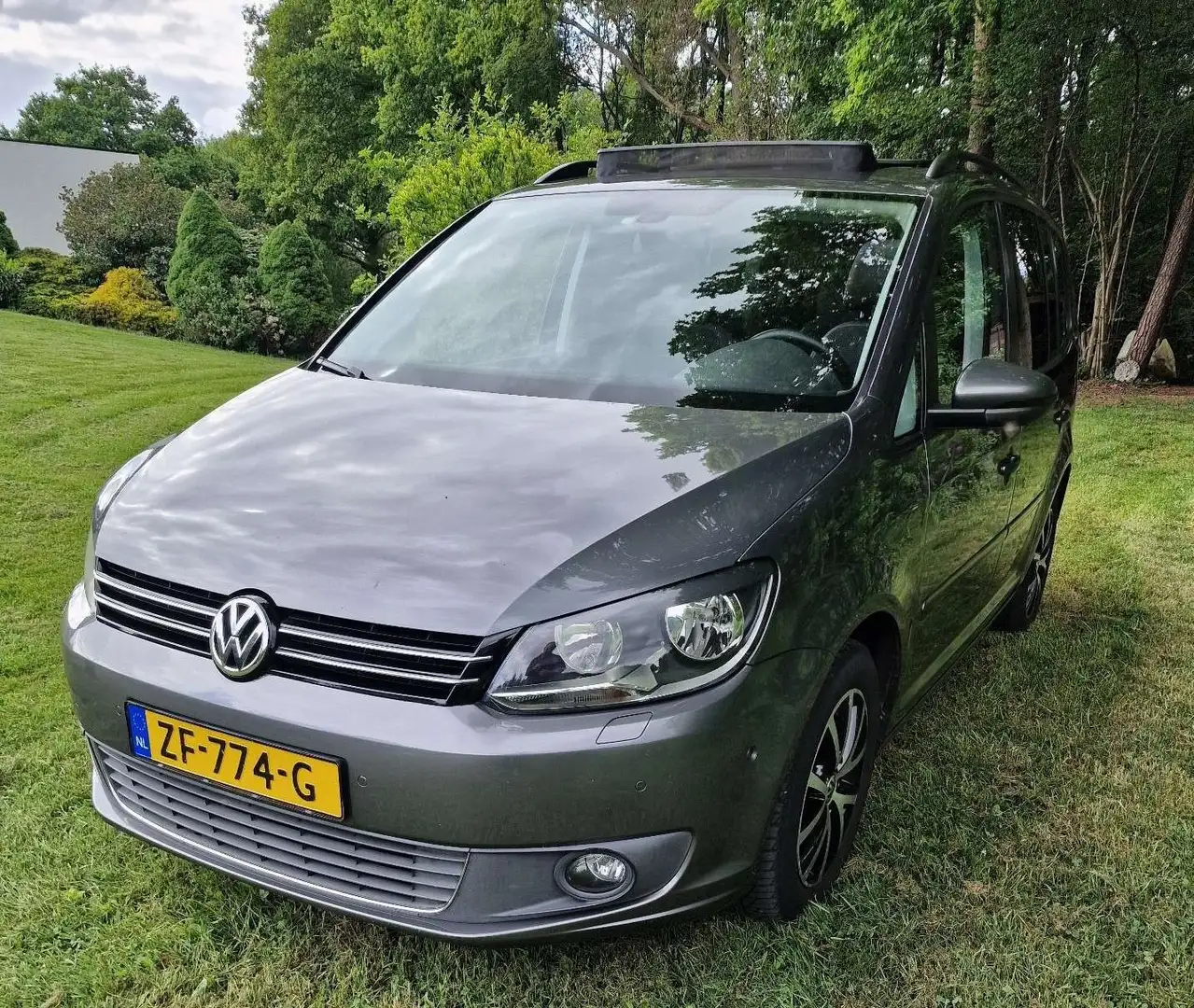 Volkswagen Touran 1.4 TSI Trendline 7 persoons Grijs - 1