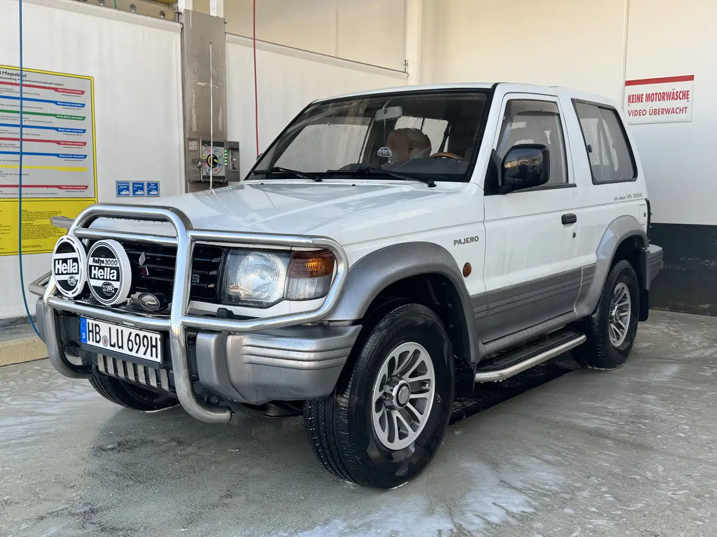 Mitsubishi Pajero 3000 V6 GLS - 1
