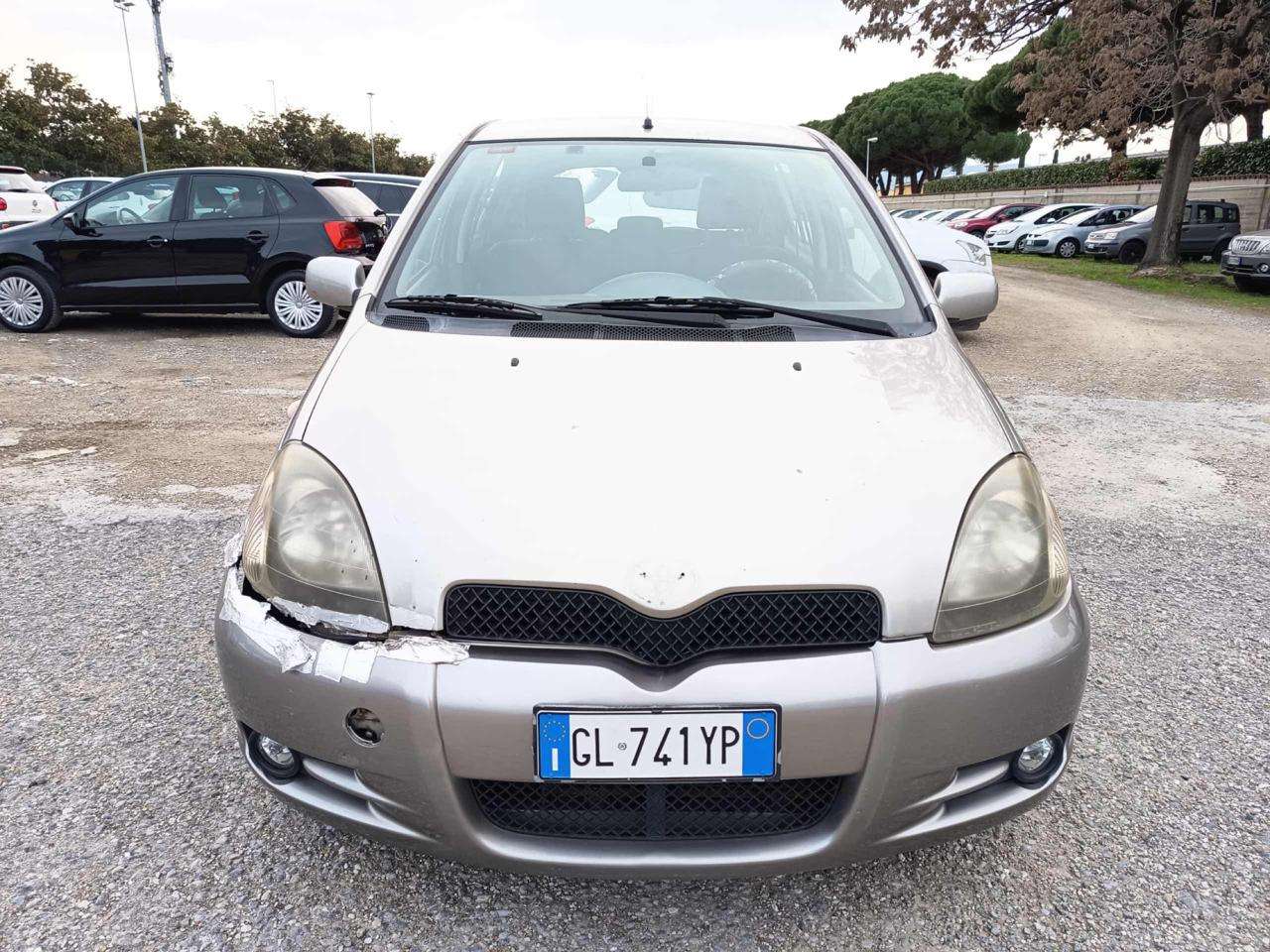 Toyota Yaris 1.0i 16V cat 5 porte Sol