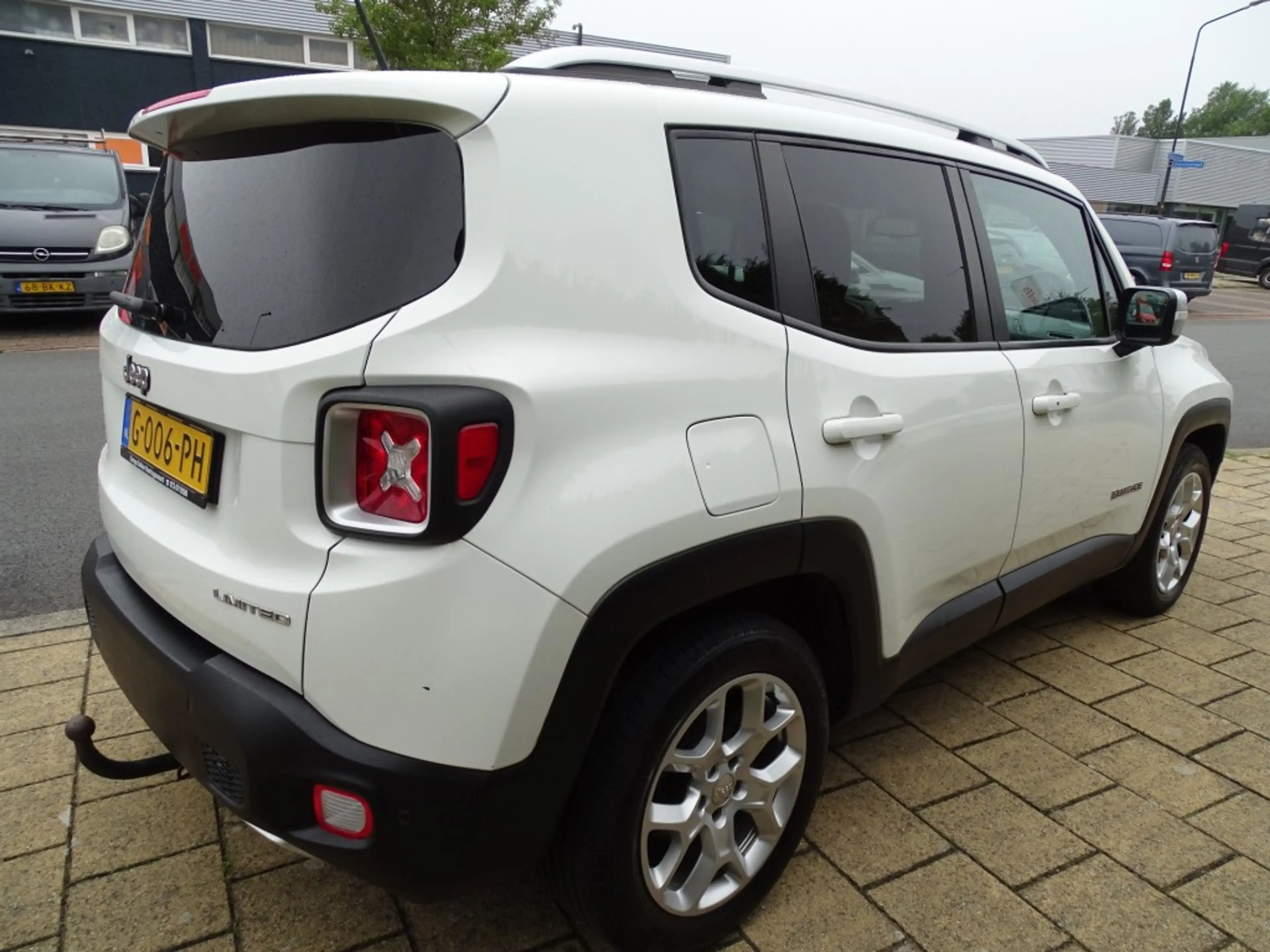 Jeep Renegade 1.4 M.AIR FREEDOM-Cruise-Blth-Navi-Usb/Aux — photo 4