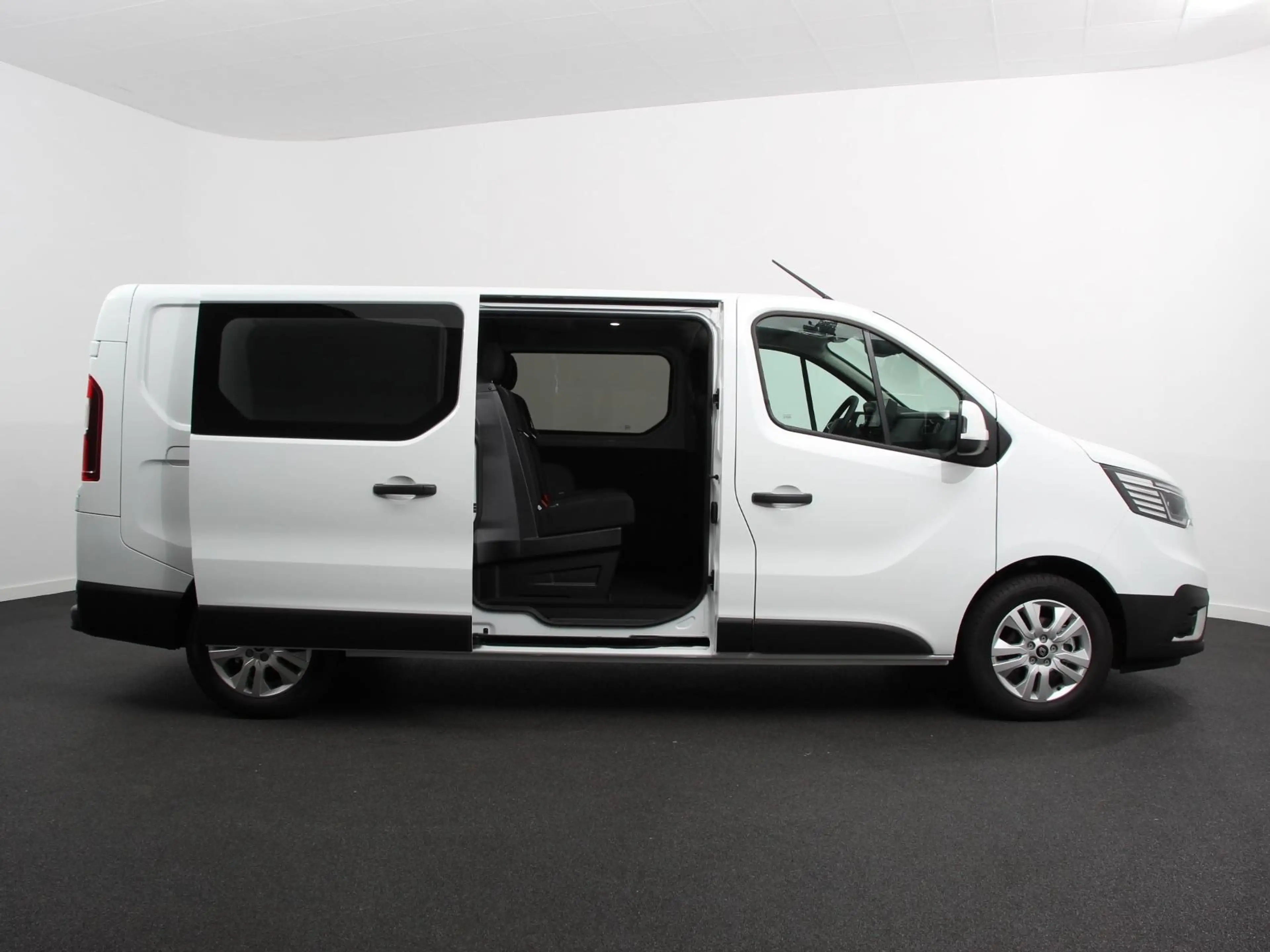 Renault Trafic 2.0 Blue dCi 150 EDC T30 L2H1 Advance Dubbele cabi — photo 9