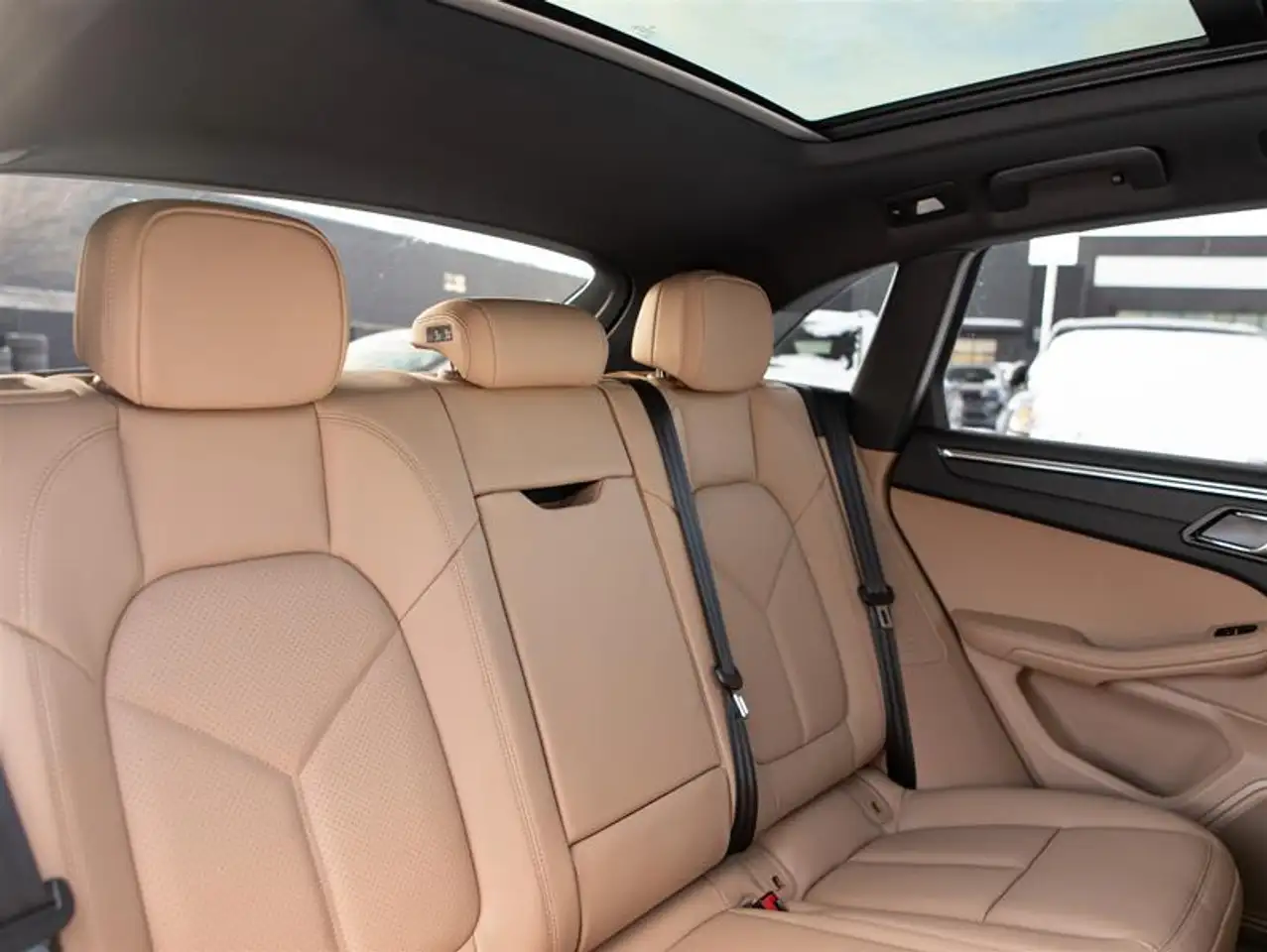 Porsche Macan снимка Porsche Macan