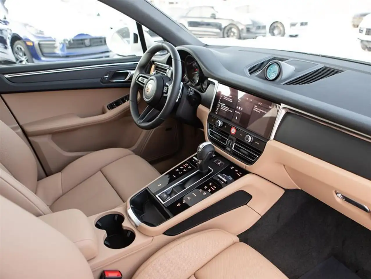 Porsche Macan снимка Porsche Macan