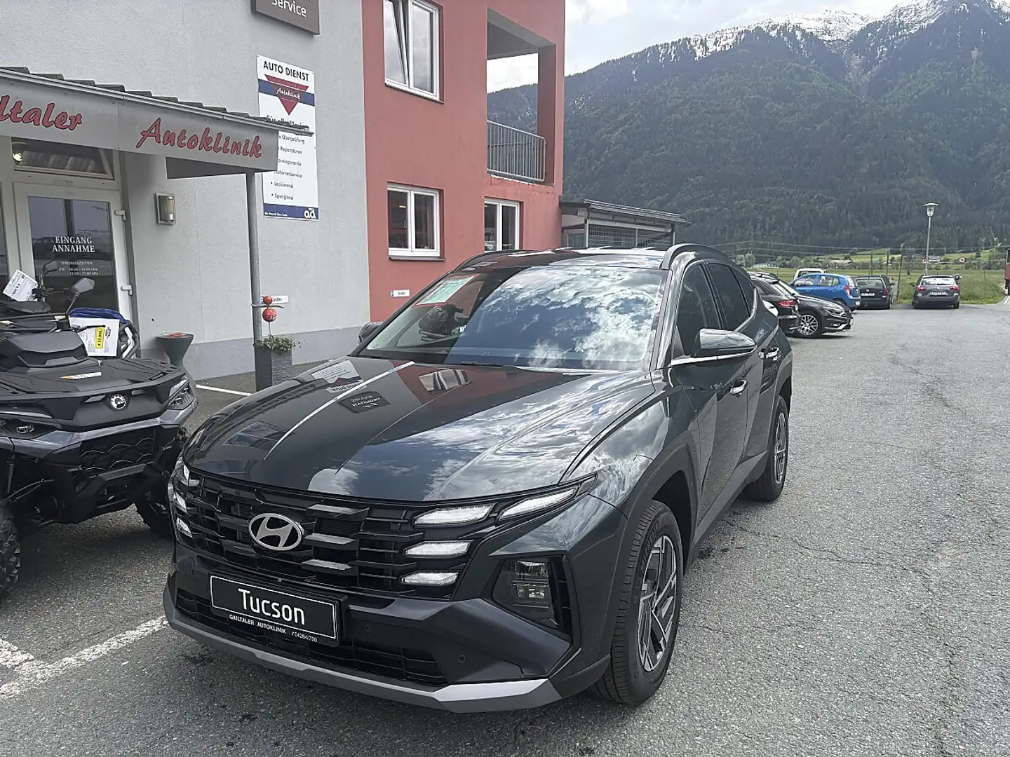 Hyundai TUCSON Tucson 1,6 T-GDI HEV 4WD Jubilé Aut. Grün - 1