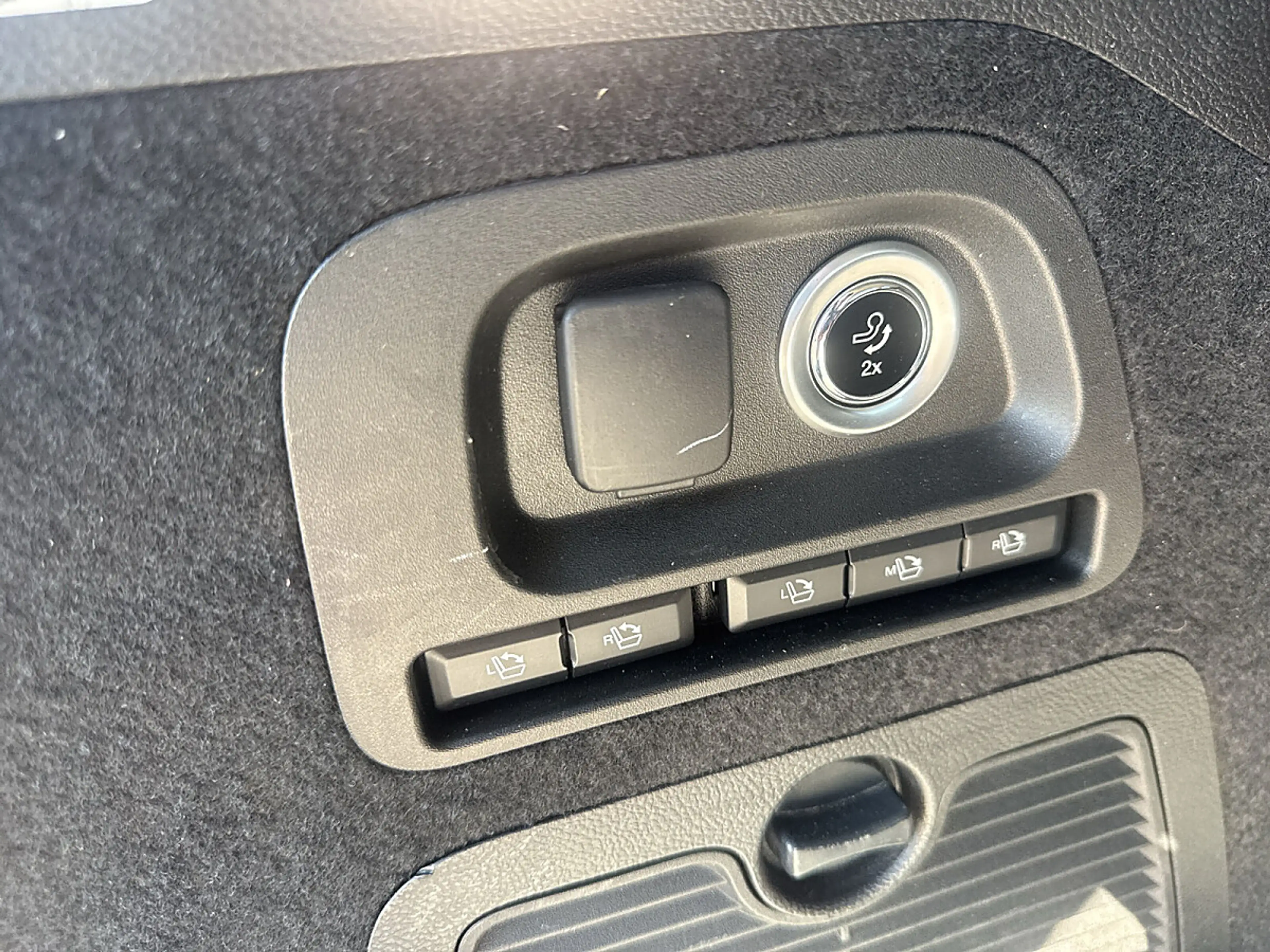 Ford Galaxy 2,0 EcoBlue SCR AWD Vignale Aut. — photo 14