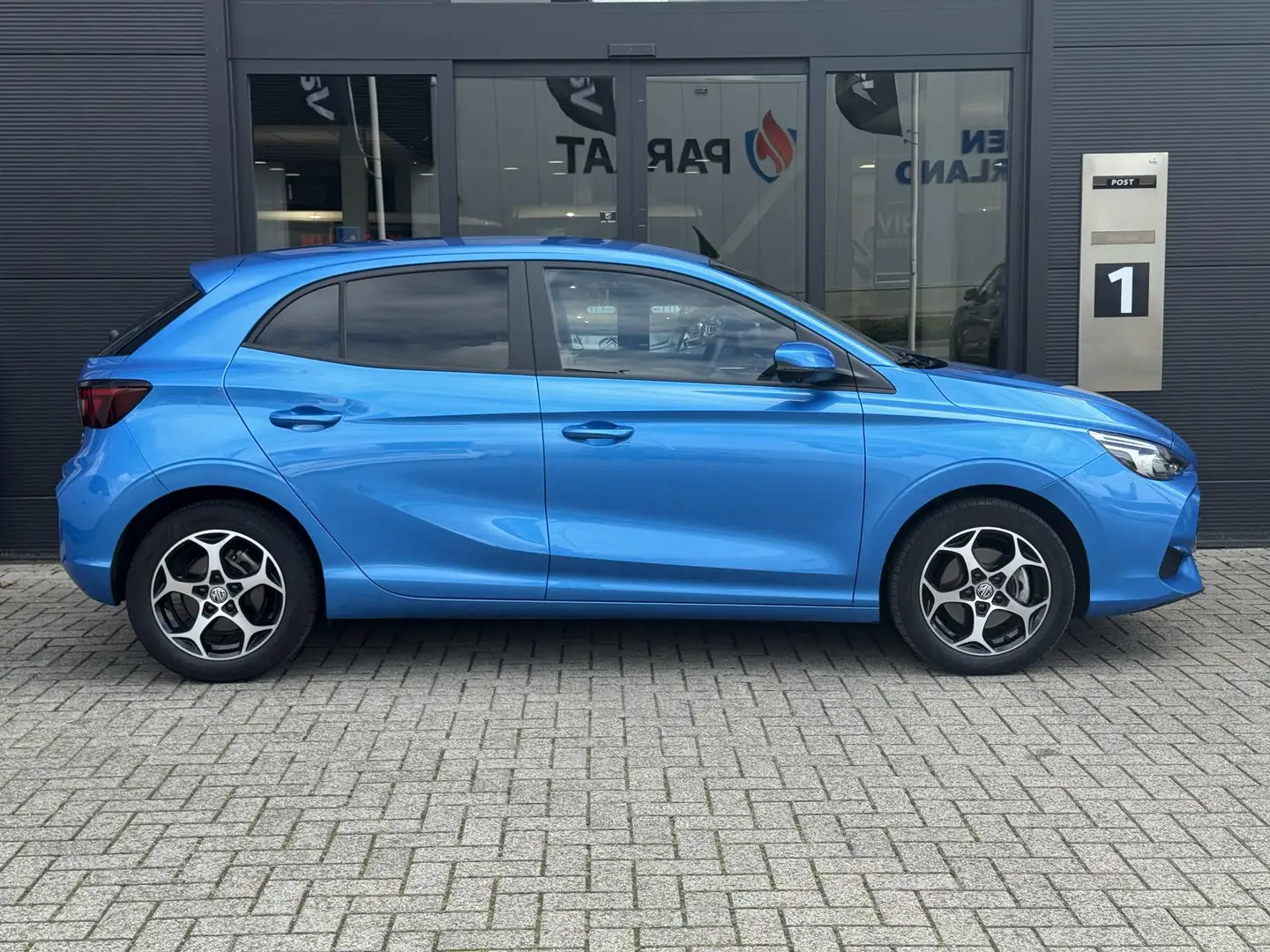 MG MG3 Hybrid+ 1.5 Hybrid+ Luxury - 2