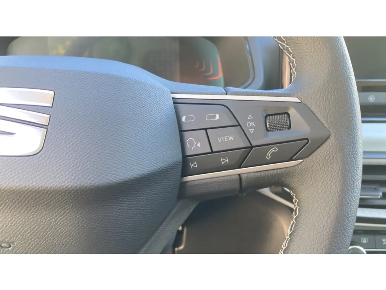 SEAT Arona 1.0 TGI Style PDC+SHZ+FULL-LINK+TEMPOMAT, миниатюра 23