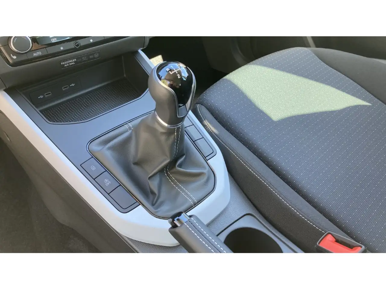 SEAT Arona 1.0 TGI Style PDC+SHZ+FULL-LINK+TEMPOMAT, миниатюра 19