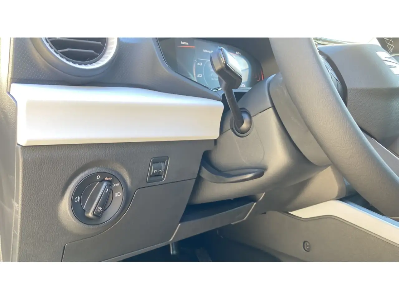 SEAT Arona 1.0 TGI Style PDC+SHZ+FULL-LINK+TEMPOMAT, миниатюра 21