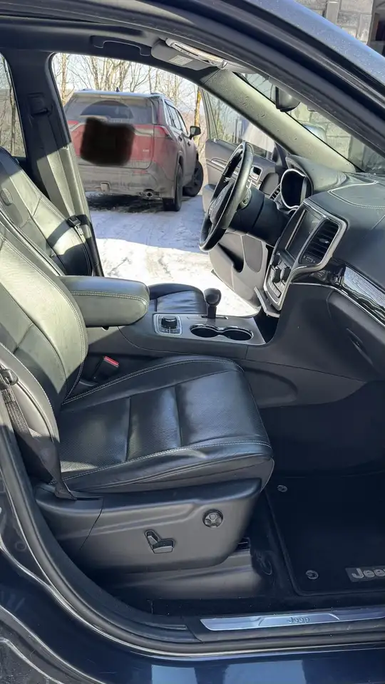 Jeep Grand Cherokee снимка Jeep Grand Cherokee
