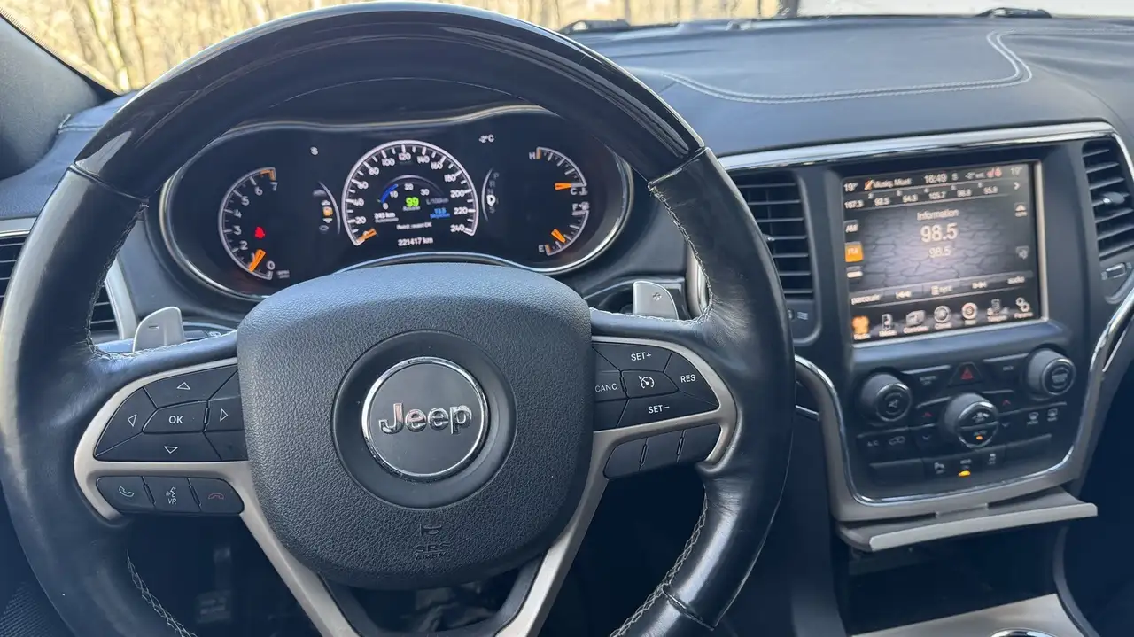 Jeep Grand Cherokee снимка Jeep Grand Cherokee
