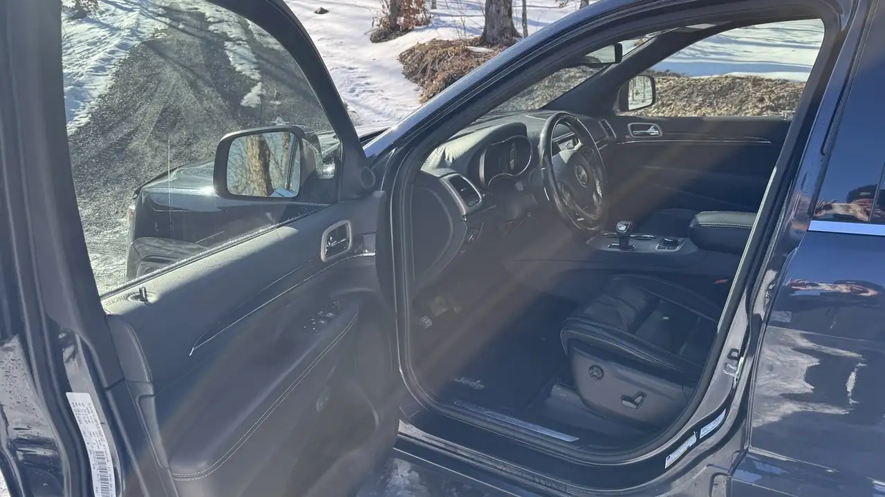 Jeep Grand Cherokee снимка Jeep Grand Cherokee
