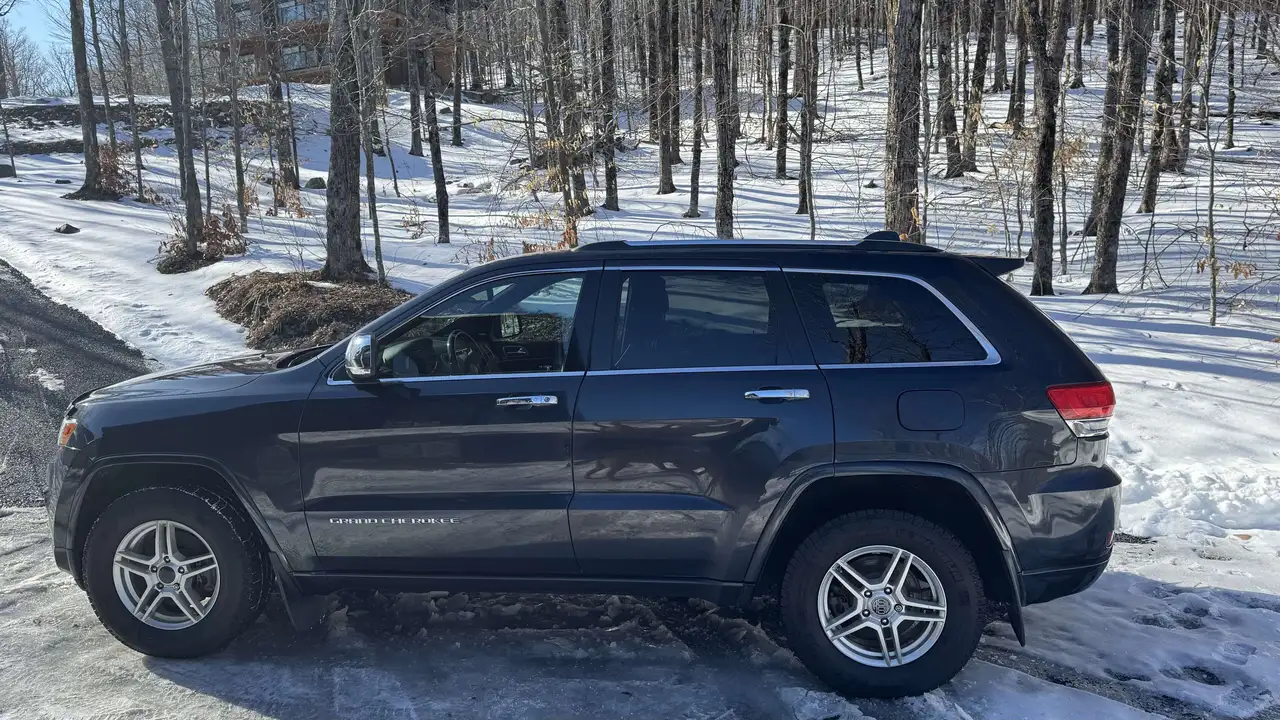 Jeep Grand Cherokee снимка Jeep Grand Cherokee