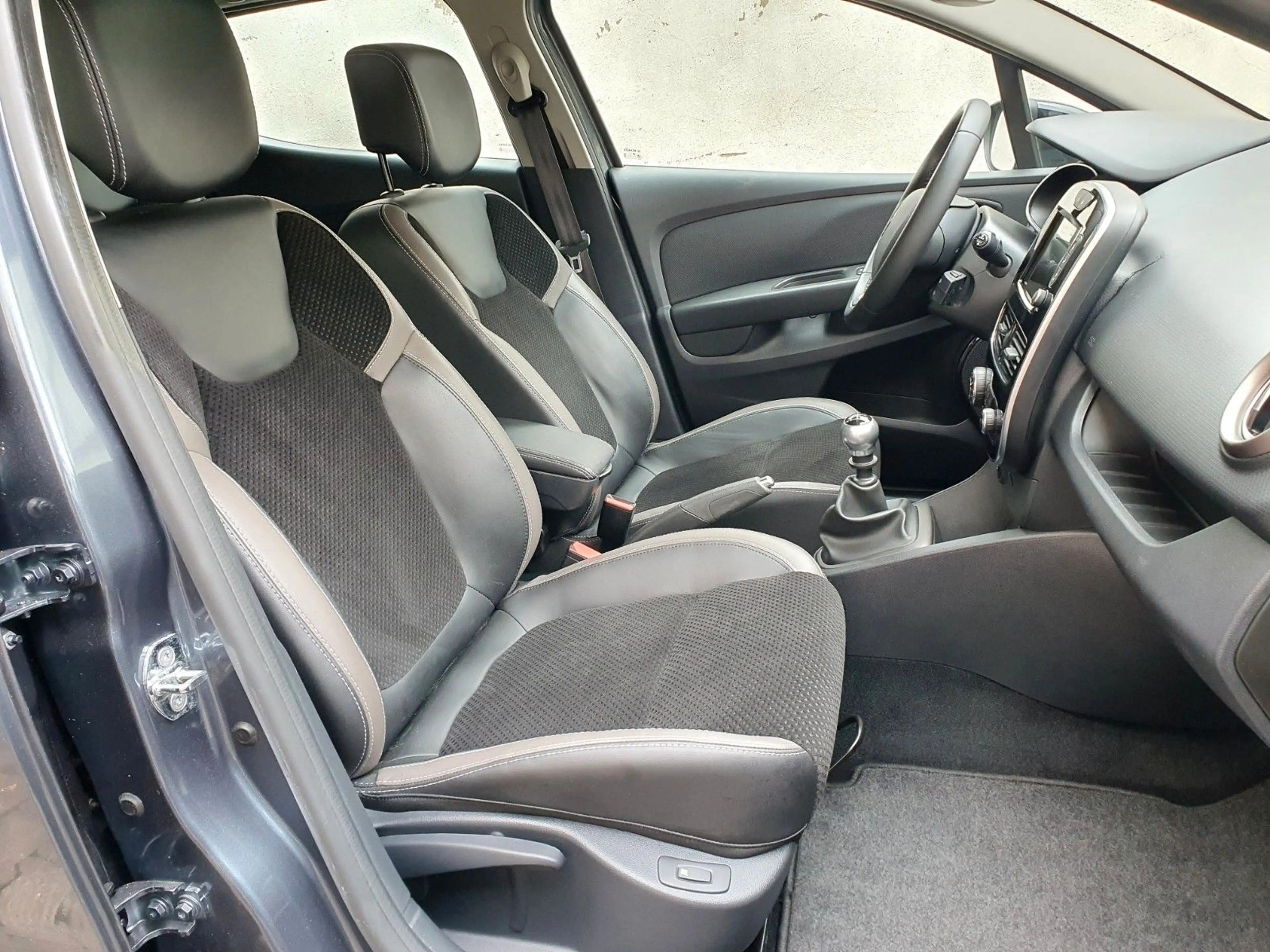 Renault Clio IV Intens **Kamera*Bose*LED*Sitzhzg** — photo 15
