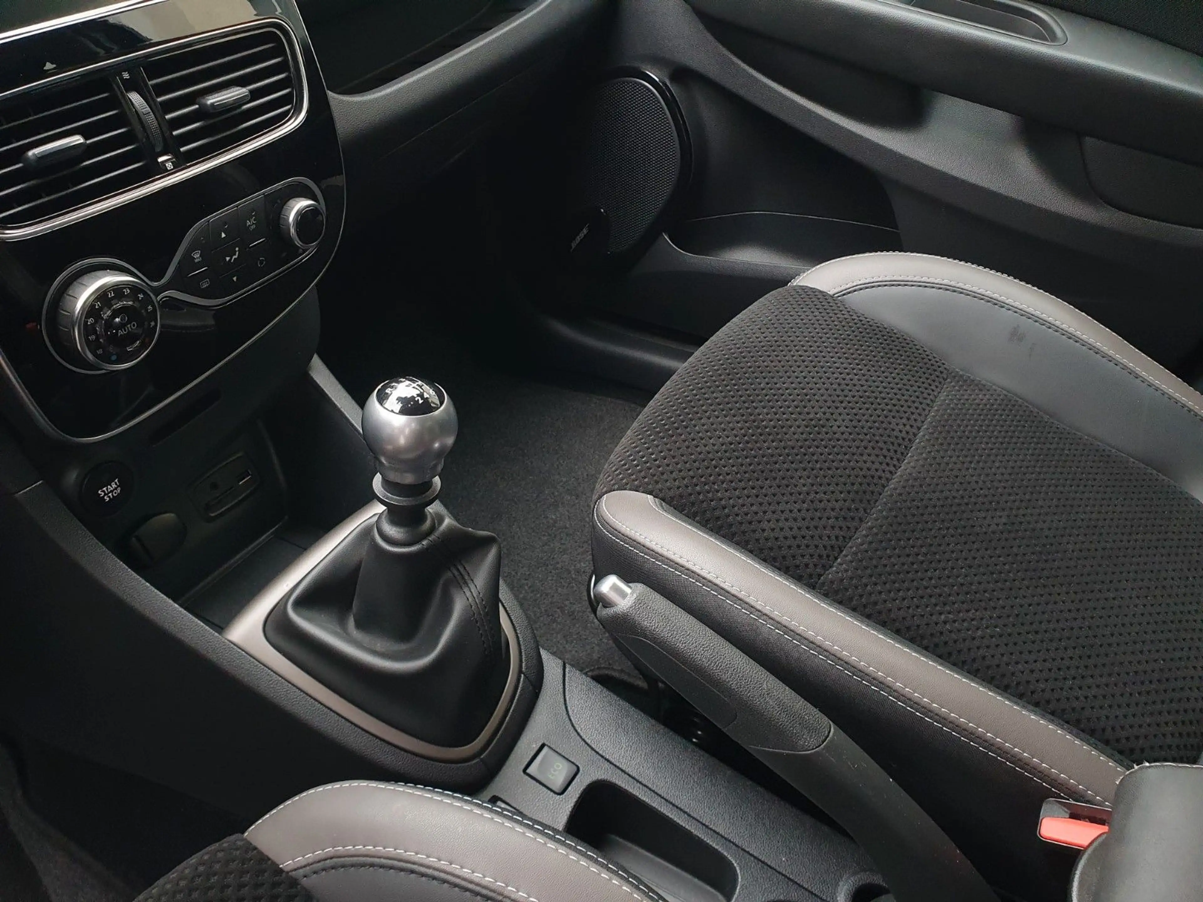 Renault Clio IV Intens **Kamera*Bose*LED*Sitzhzg** — photo 17