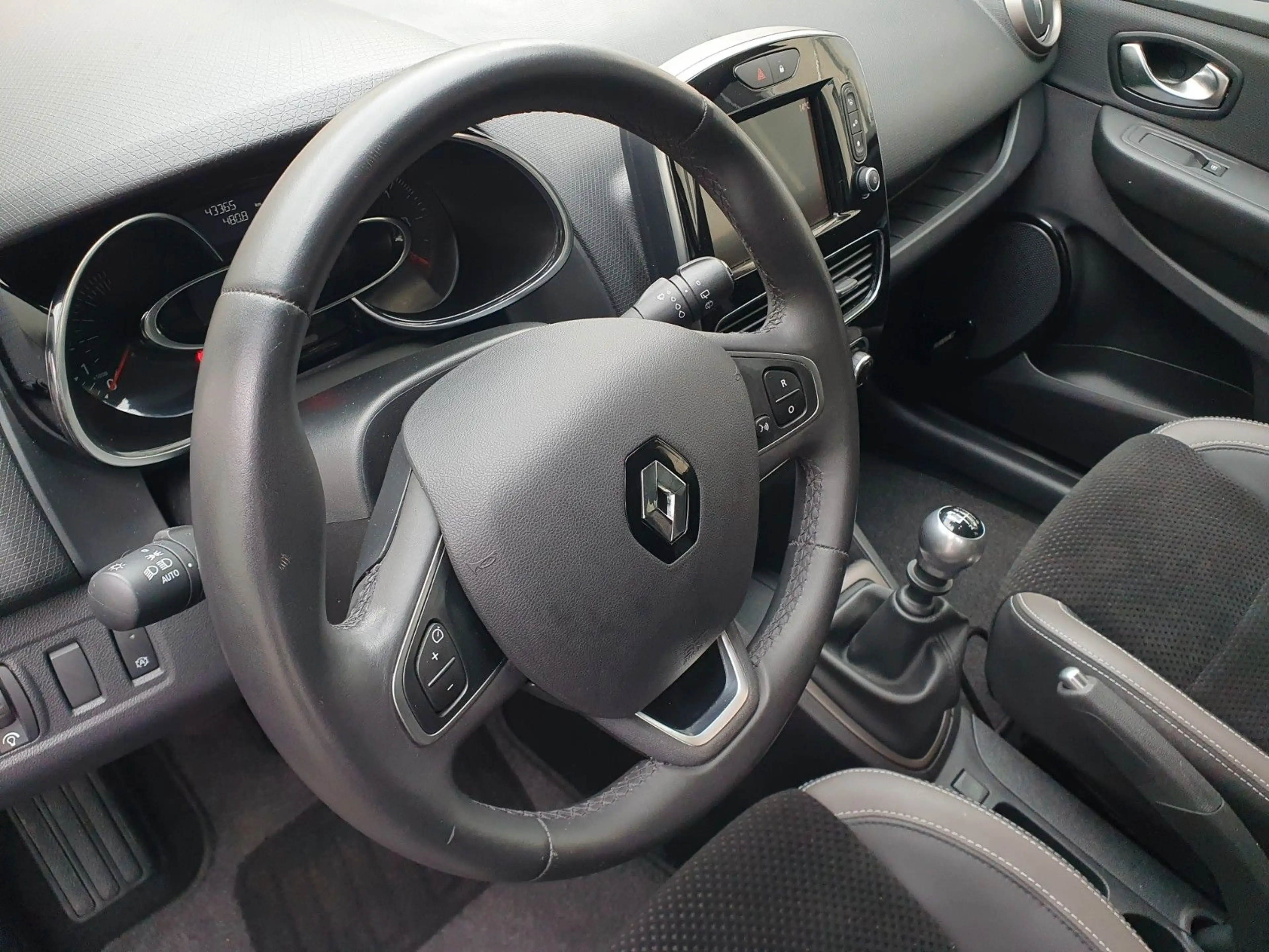 Renault Clio IV Intens **Kamera*Bose*LED*Sitzhzg** — photo 16