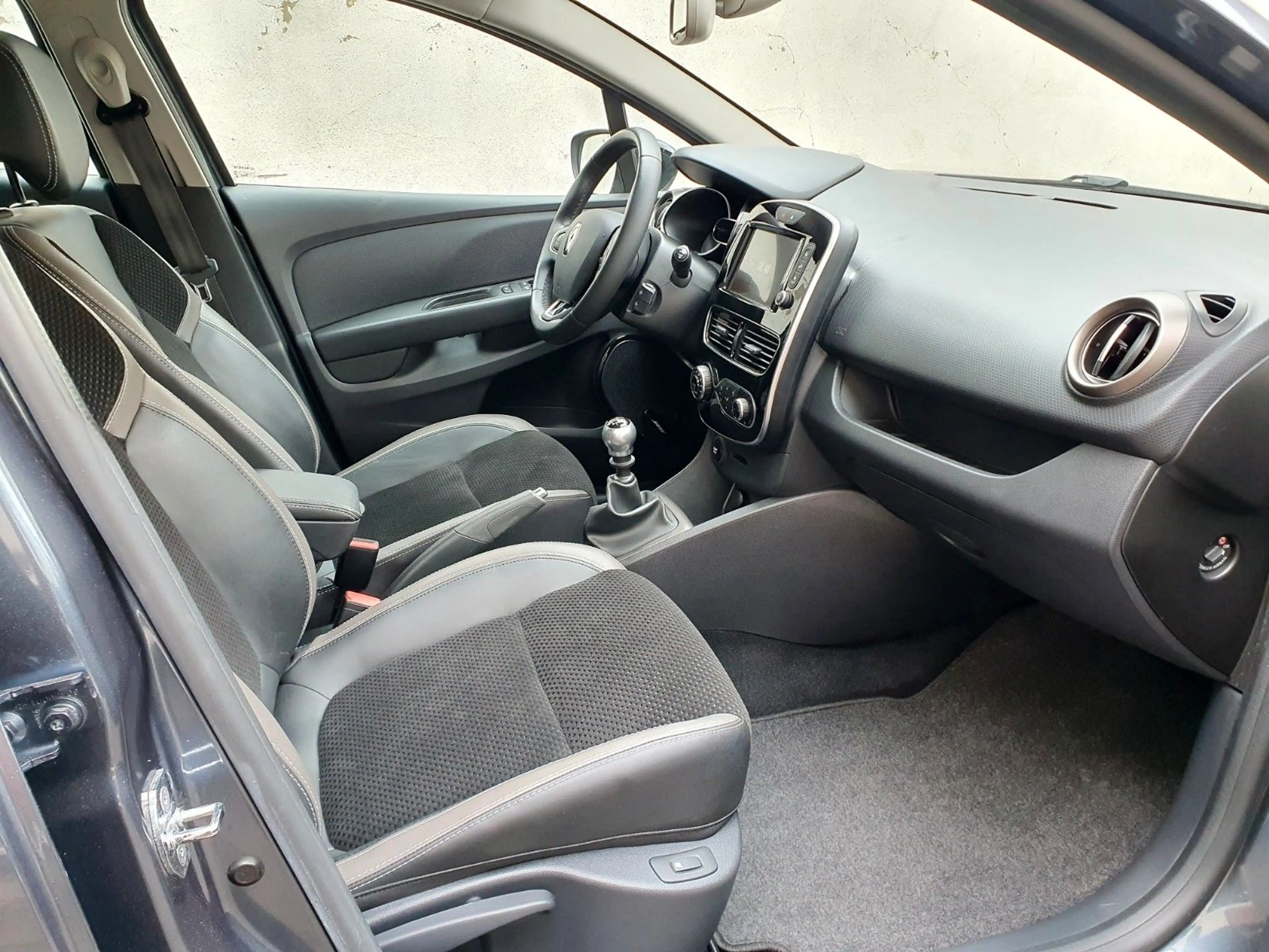 Renault Clio IV Intens **Kamera*Bose*LED*Sitzhzg** — photo 14