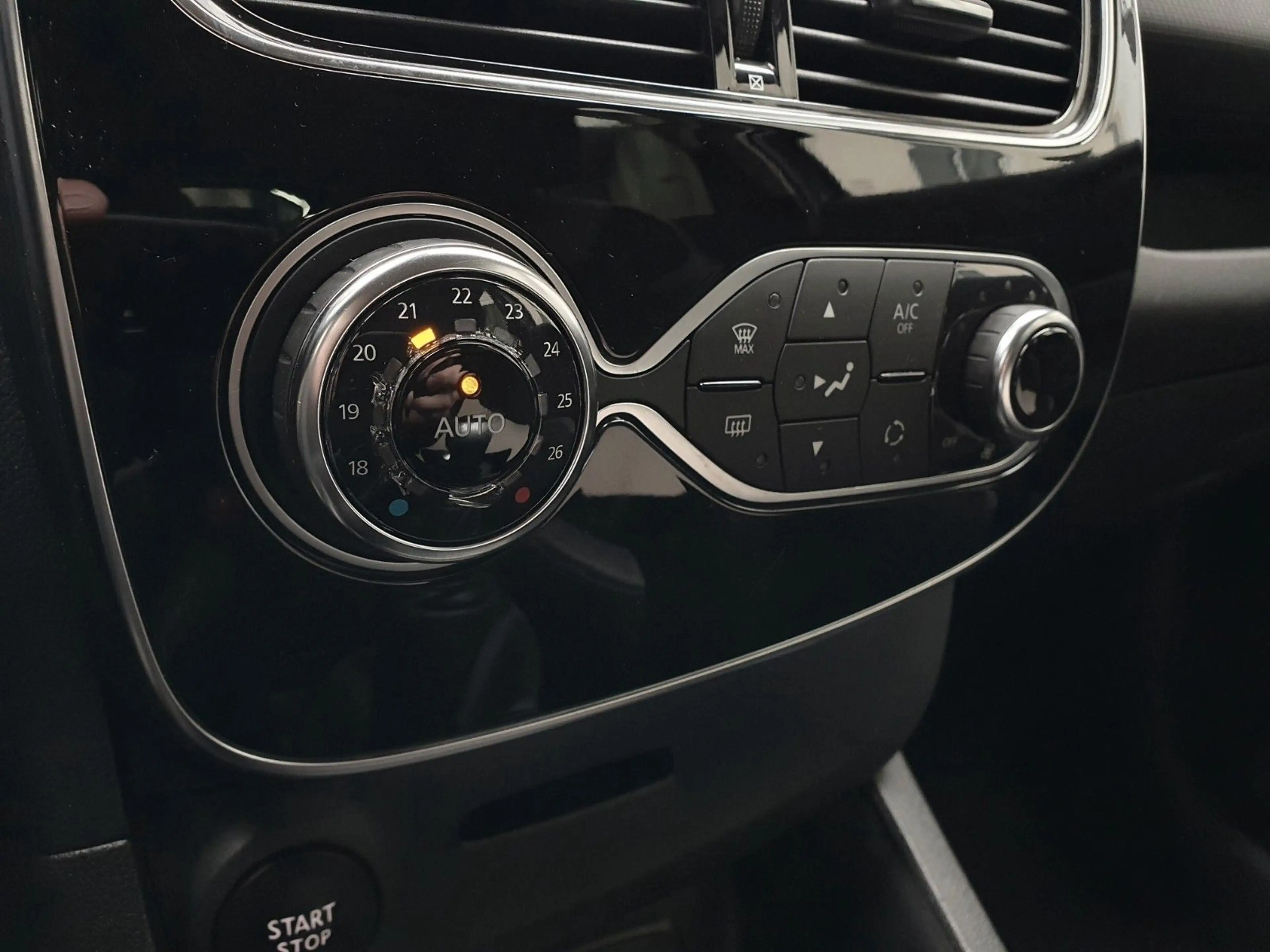 Renault Clio IV Intens **Kamera*Bose*LED*Sitzhzg** — photo 21