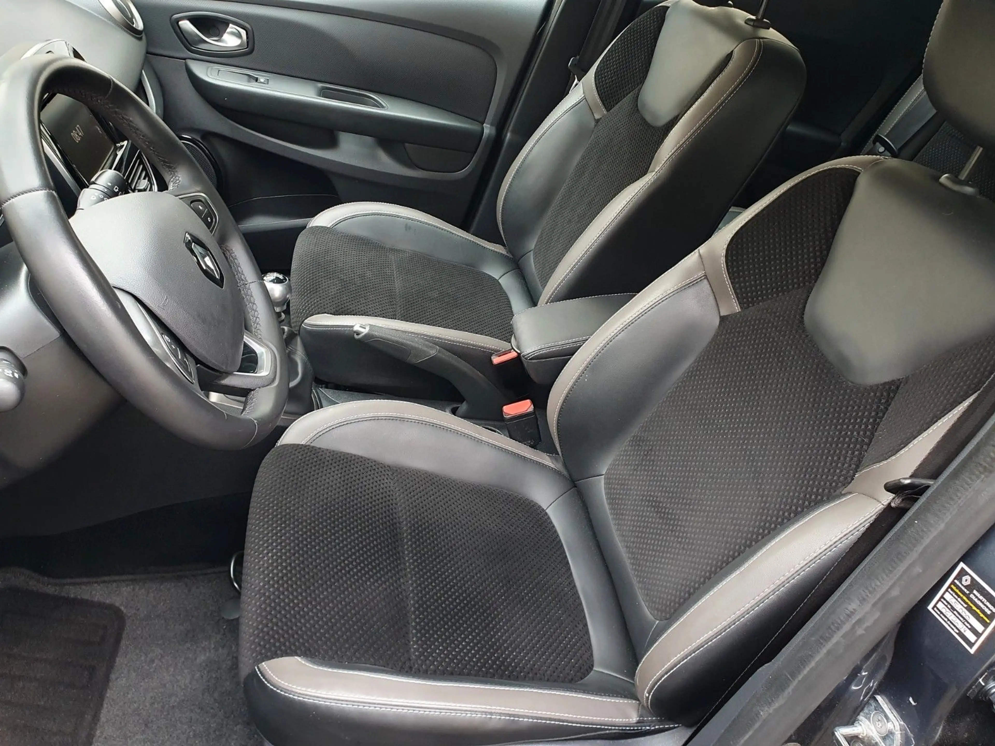 Renault Clio IV Intens **Kamera*Bose*LED*Sitzhzg** — photo 11
