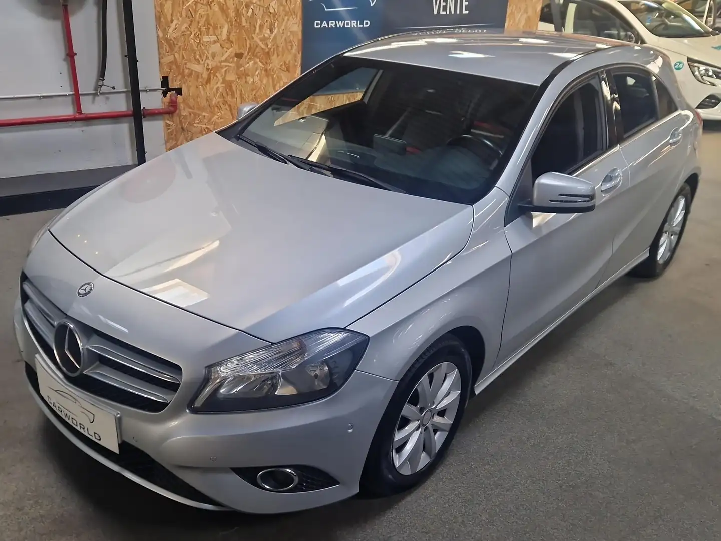 Mercedes-Benz A 180 A 180 BlueEFFICIENCY Classic $$ 12MOIS GARANTIE $$ Gris - 1