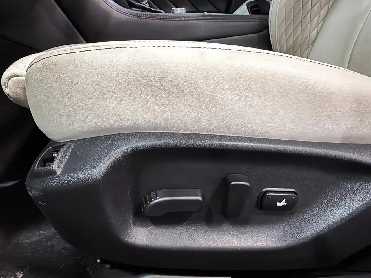 Infiniti Q50 снимка Infiniti Q50