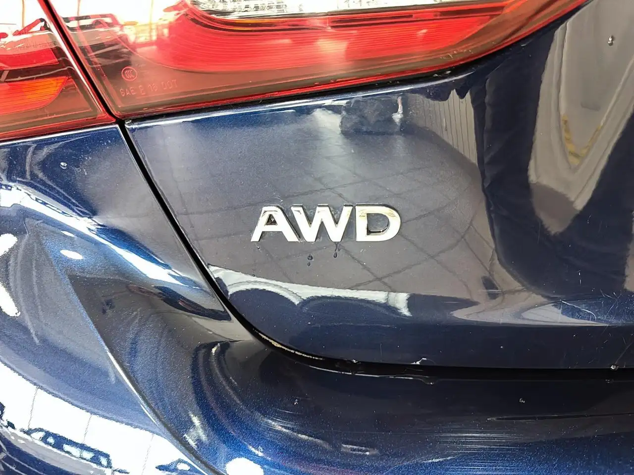 Infiniti Q50 снимка Infiniti Q50