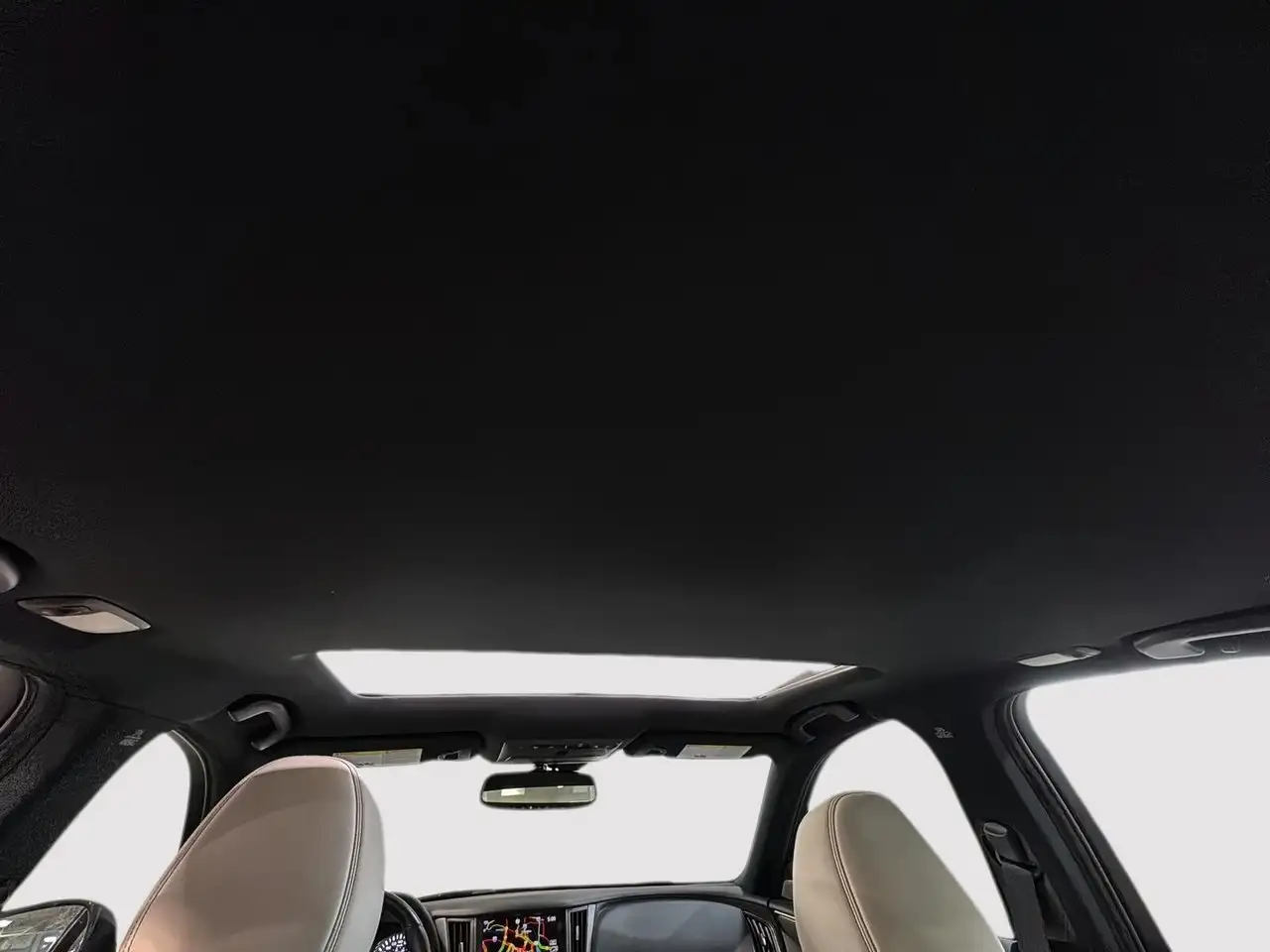 Infiniti Q50 снимка Infiniti Q50