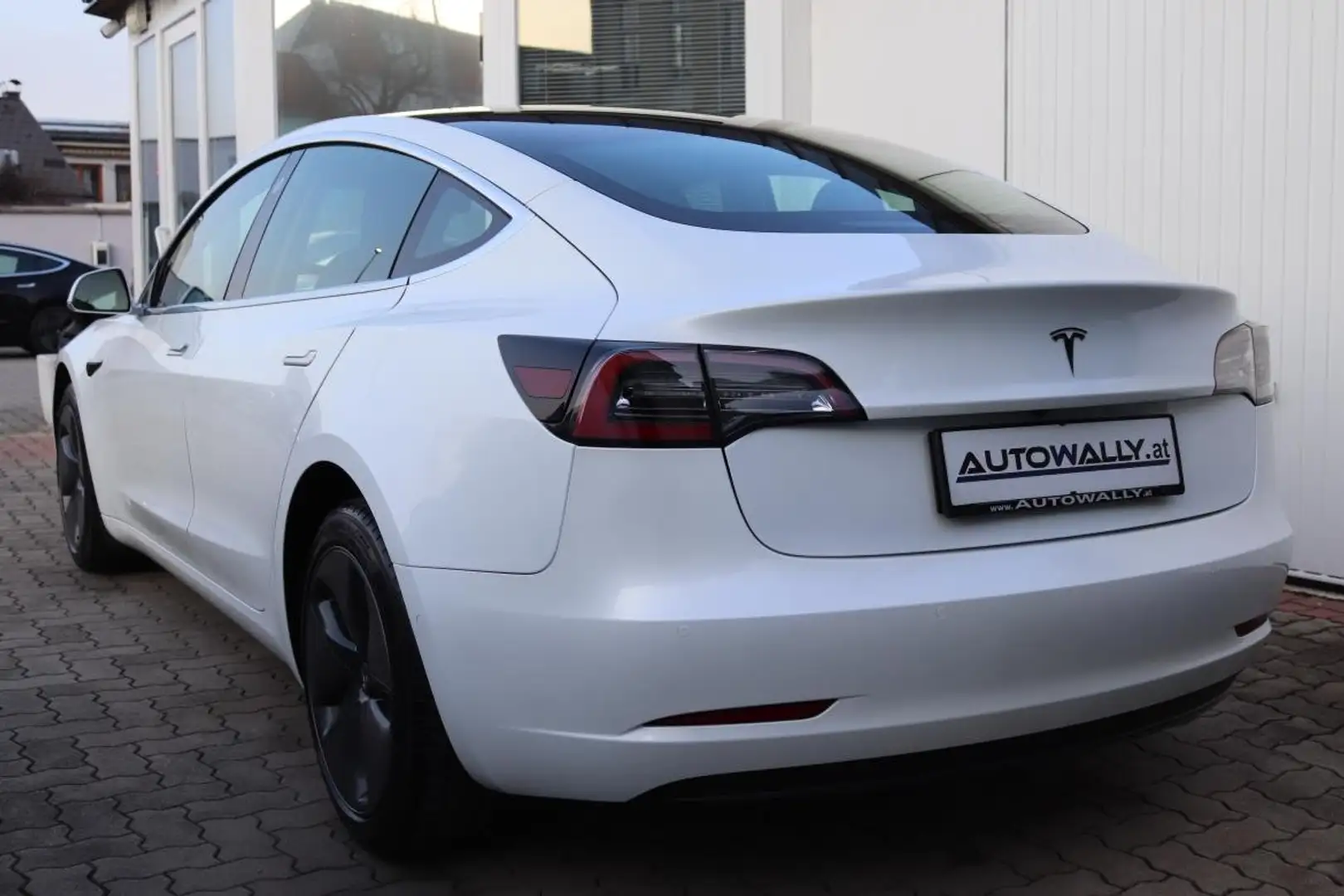 Tesla Model 3 Standard Range RWD Plus 57,5kWh Weiß - 2