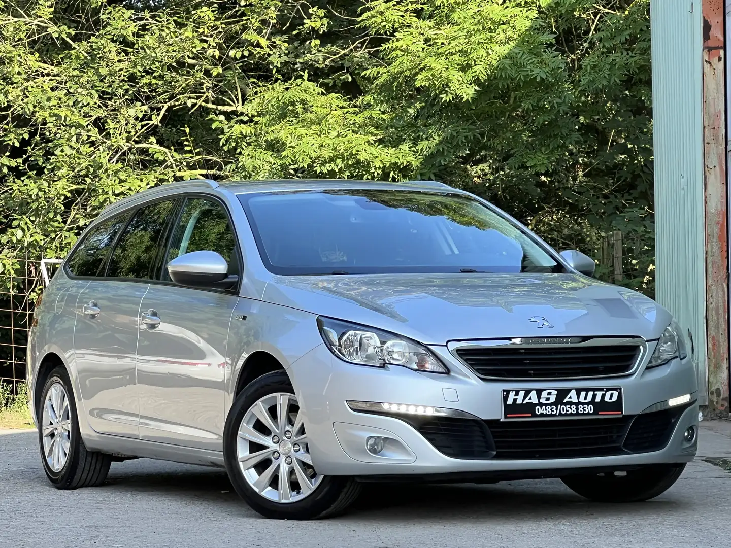 Peugeot 308 SW 1.6 BlueHDi STYLE//EURO6B//NAVI//CAMERA - 2
