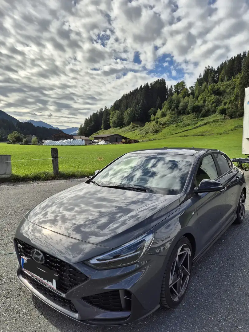Hyundai i30 i30 Fastback 1,5 T-GDi N-Line Plus DCT Automatik Grau - 2