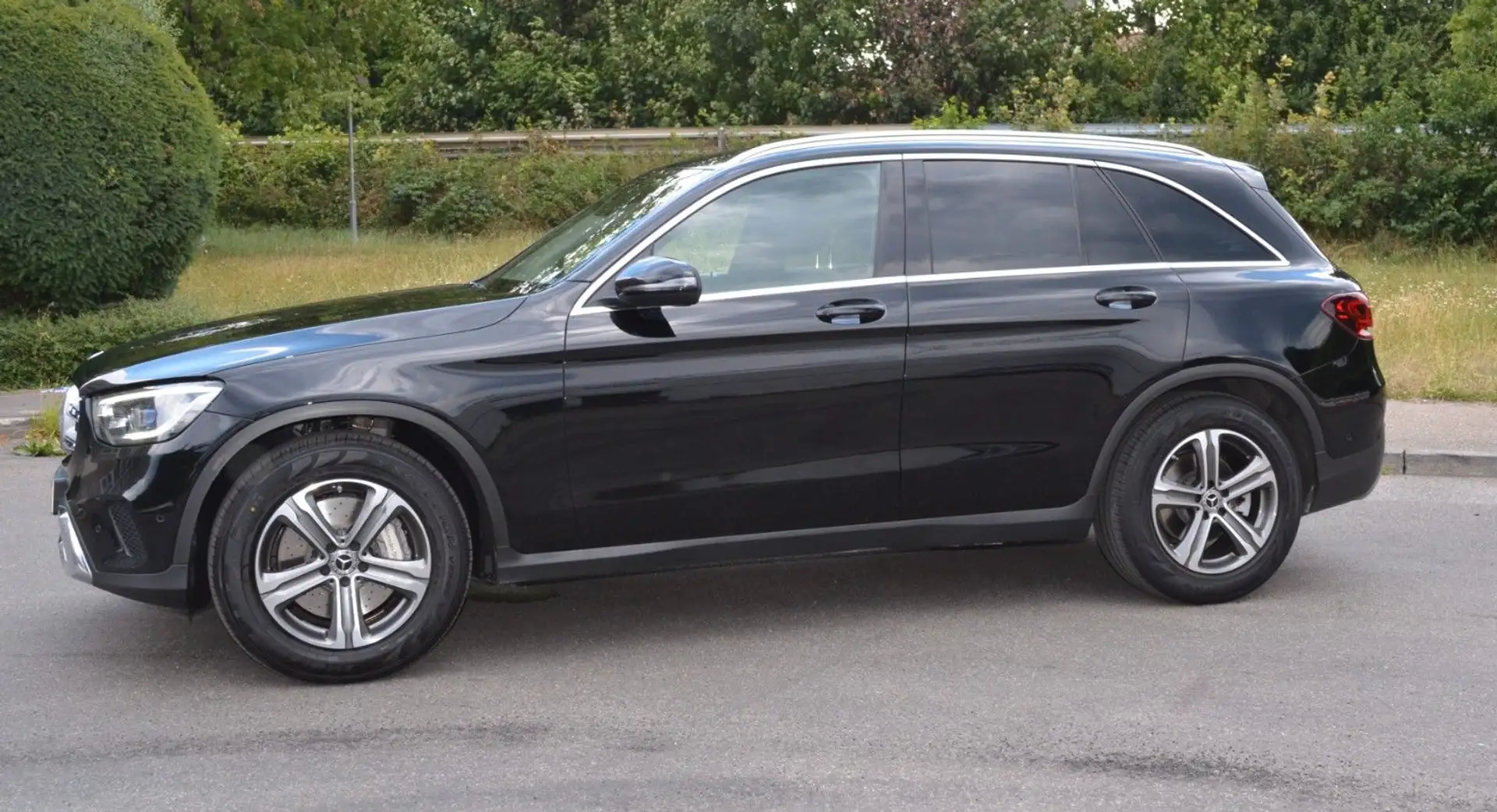 Mercedes-Benz GLC 220 d 4Matic TOP AUSTTATTUNG Noir - 2