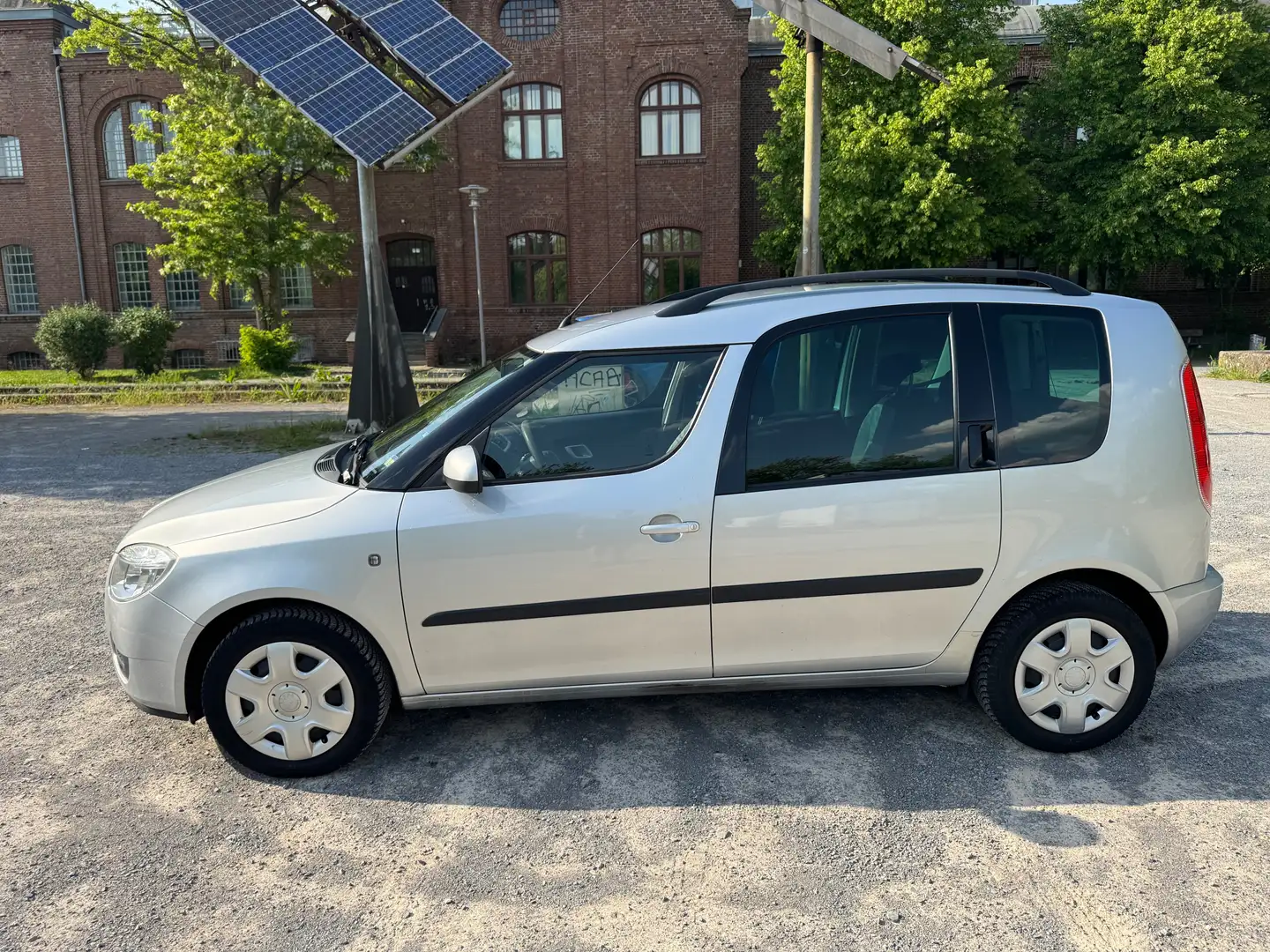 Skoda Roomster Roomster 1.4 16V Style PLUS EDITION Silber - 2