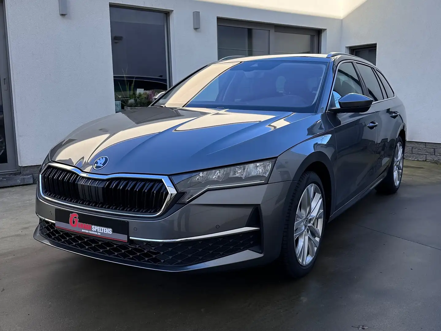Skoda Octavia Combi 1.5 TSI eTec MHEV Selection DSG *NIEUW* Grau - 1