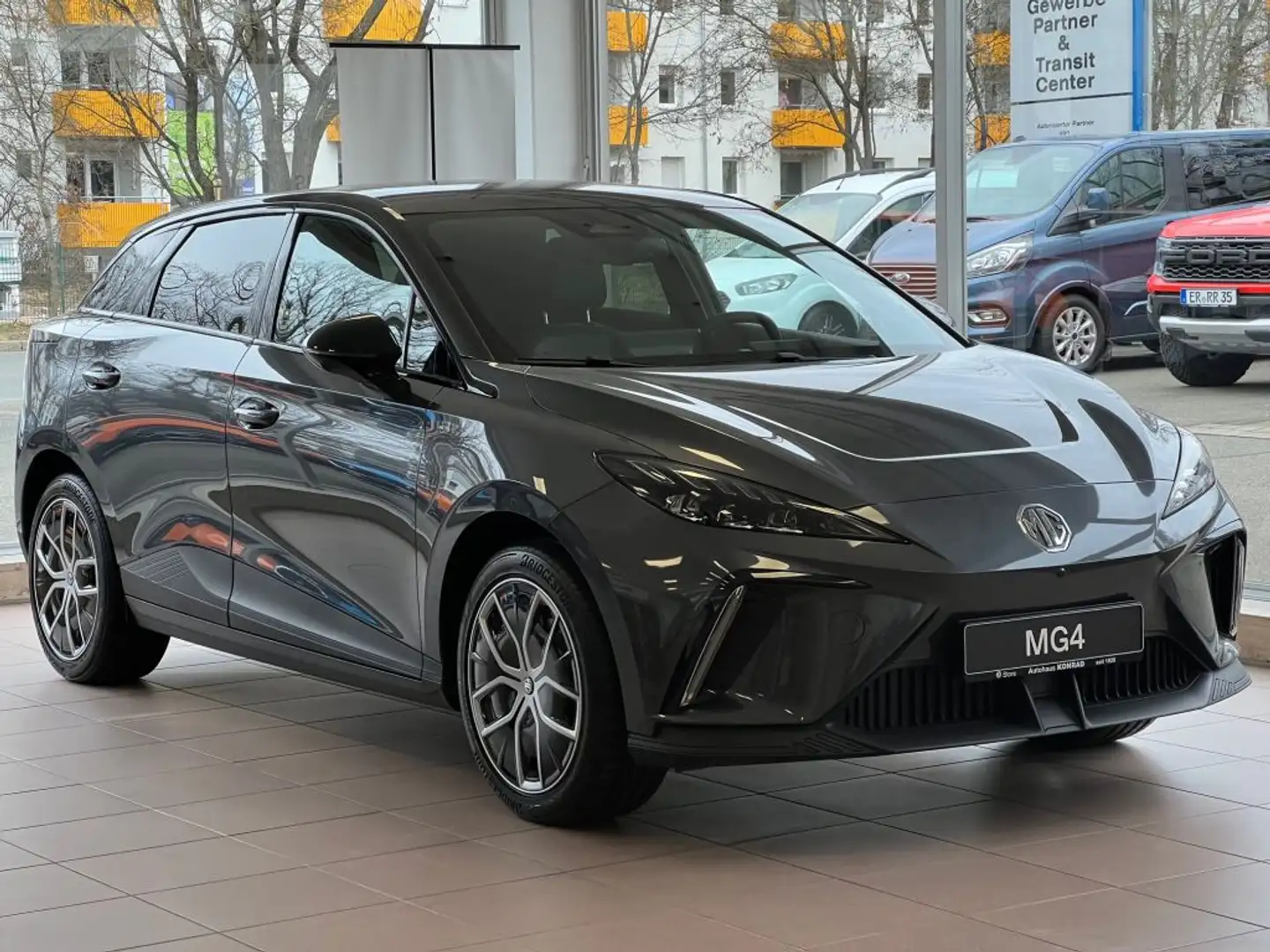 MG MG4 Luxury Grau - 1