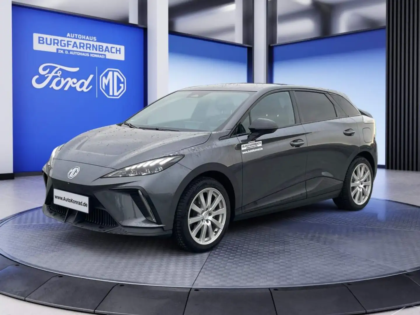 MG MG4 Luxury *360° Kamera*Wärmepumpe*Klimaauto.* Grau - 1