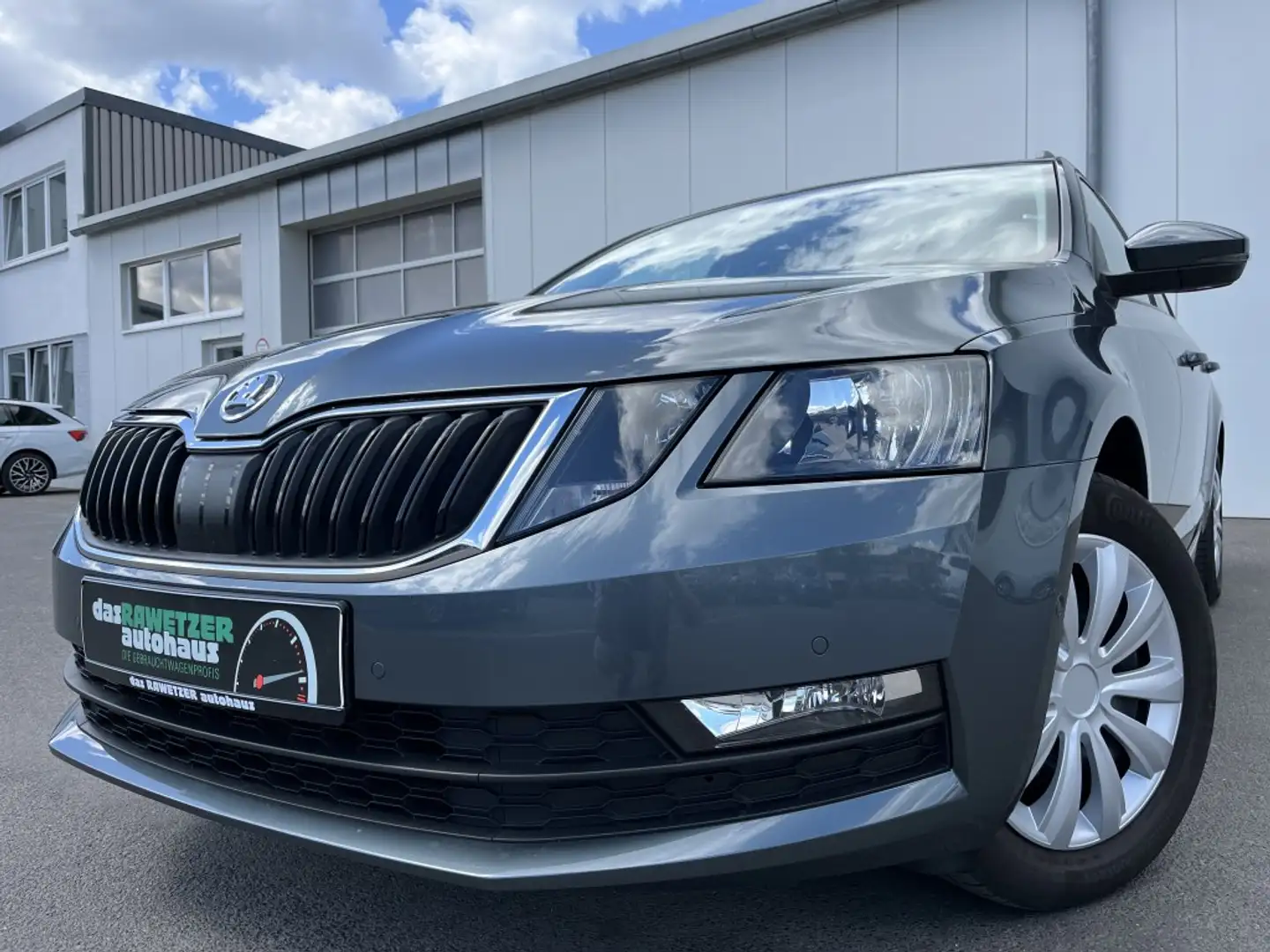 Skoda Octavia Combi 2.0 TDI Ambition 119€ m. 20% Anzahlung AHK Grau - 1