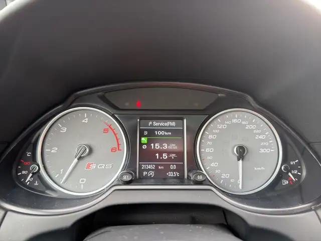 Audi SQ5 view 13
