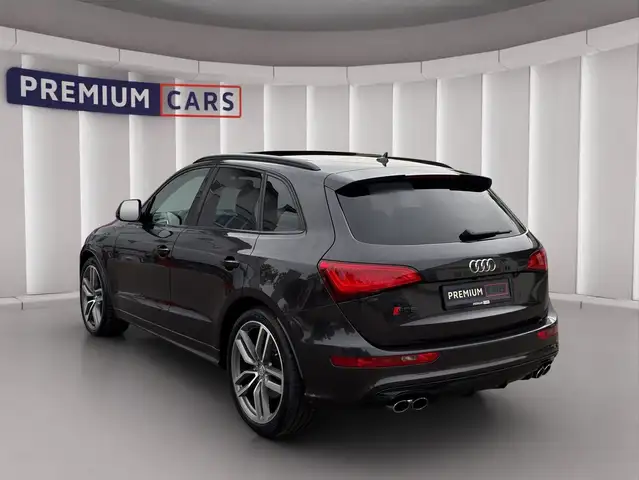 Audi SQ5 view 3