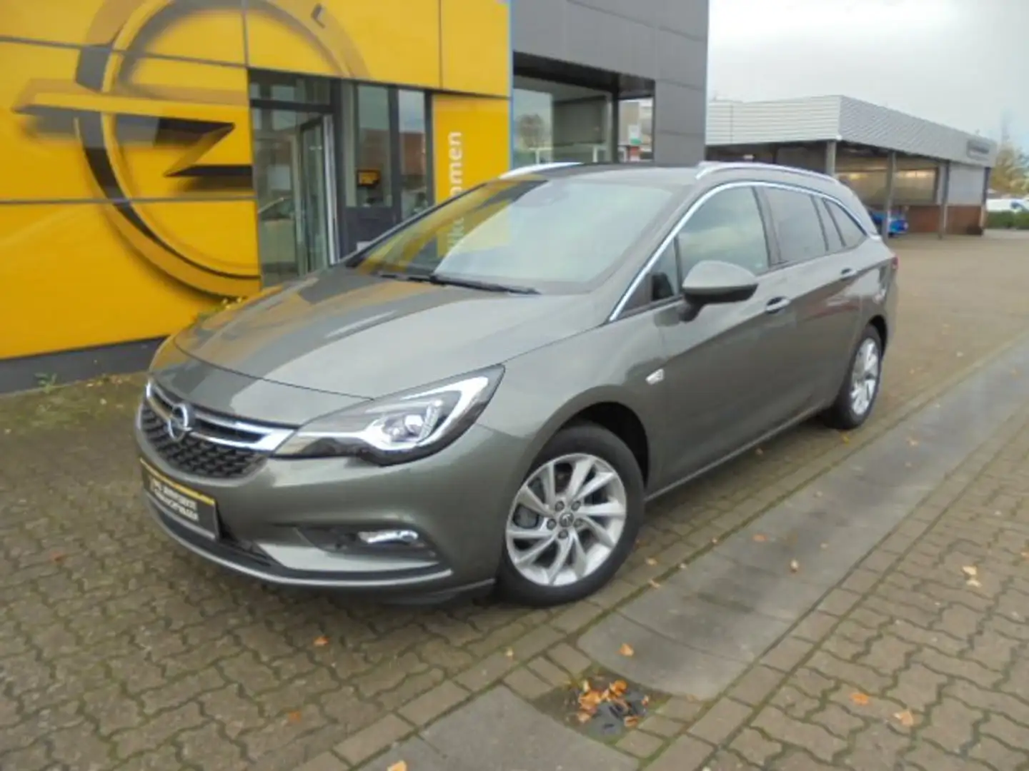 Opel Astra 1.4 AT Innovation Navi/Schiebedach/Kamera/SHZ/LHZ - 2
