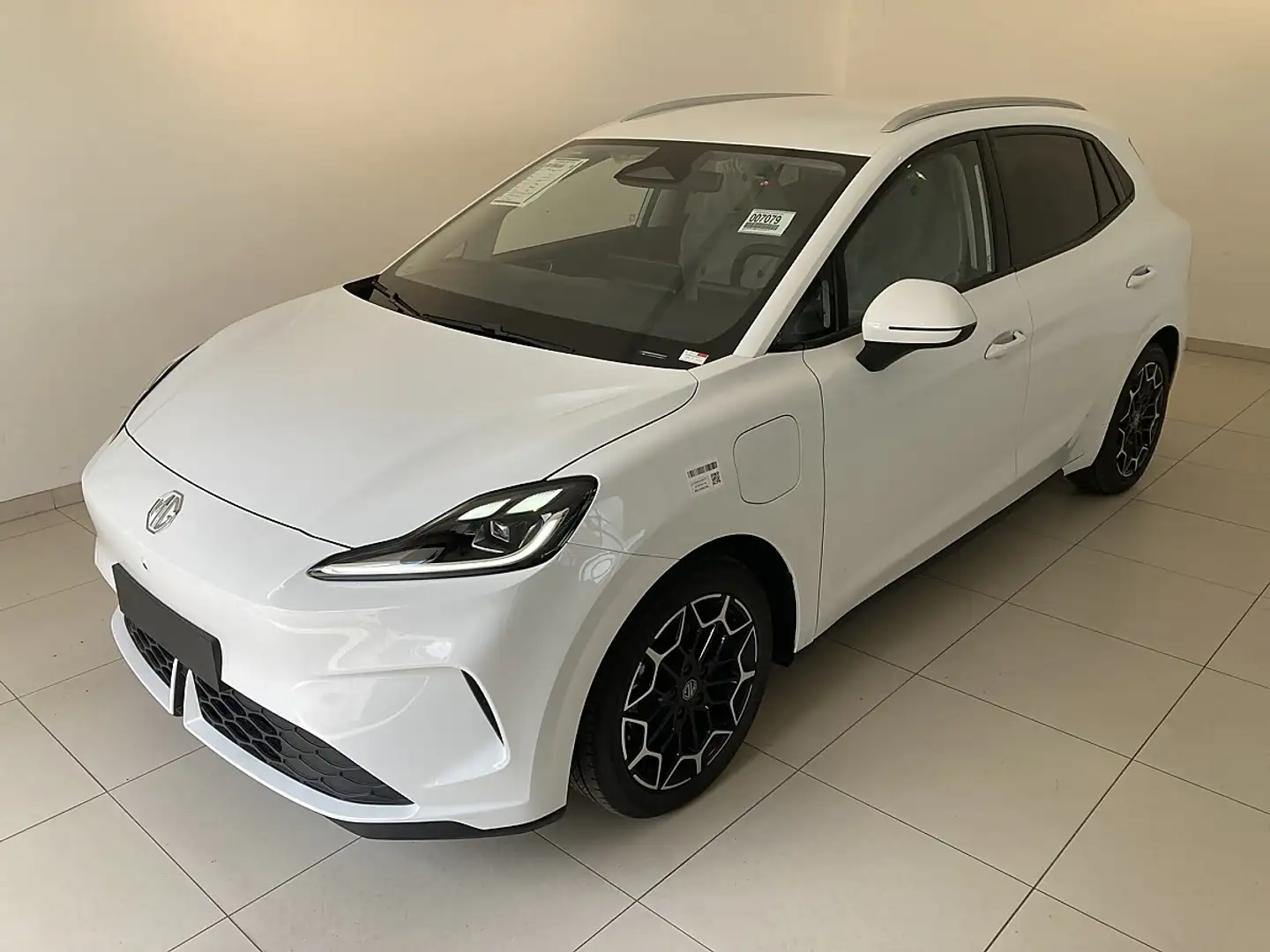 MG MG4 EV Urban 54 kWh Luxury Weiß - 1
