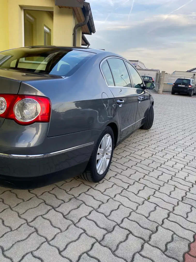 Volkswagen Passat Highline 2,0 TDI DPF Gris - 2