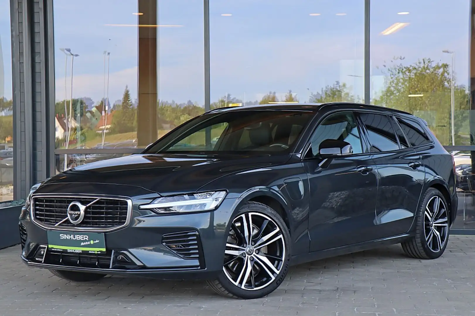 Volvo V60 T8 Twin Engine PHEV R-Design Geartronic HarmanK... Grau - 1