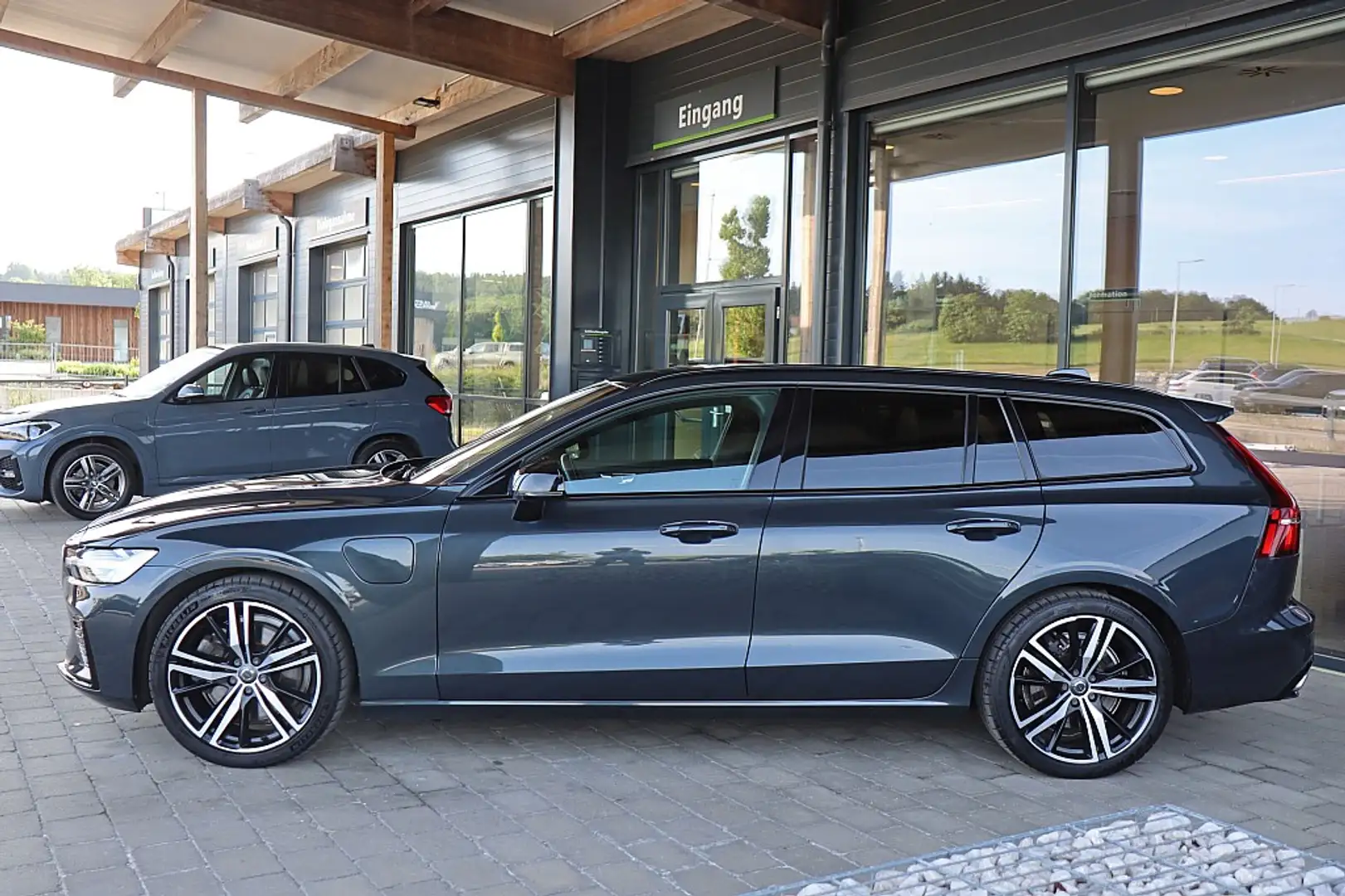 Volvo V60 T8 Twin Engine PHEV R-Design Geartronic HarmanK... Grau - 2