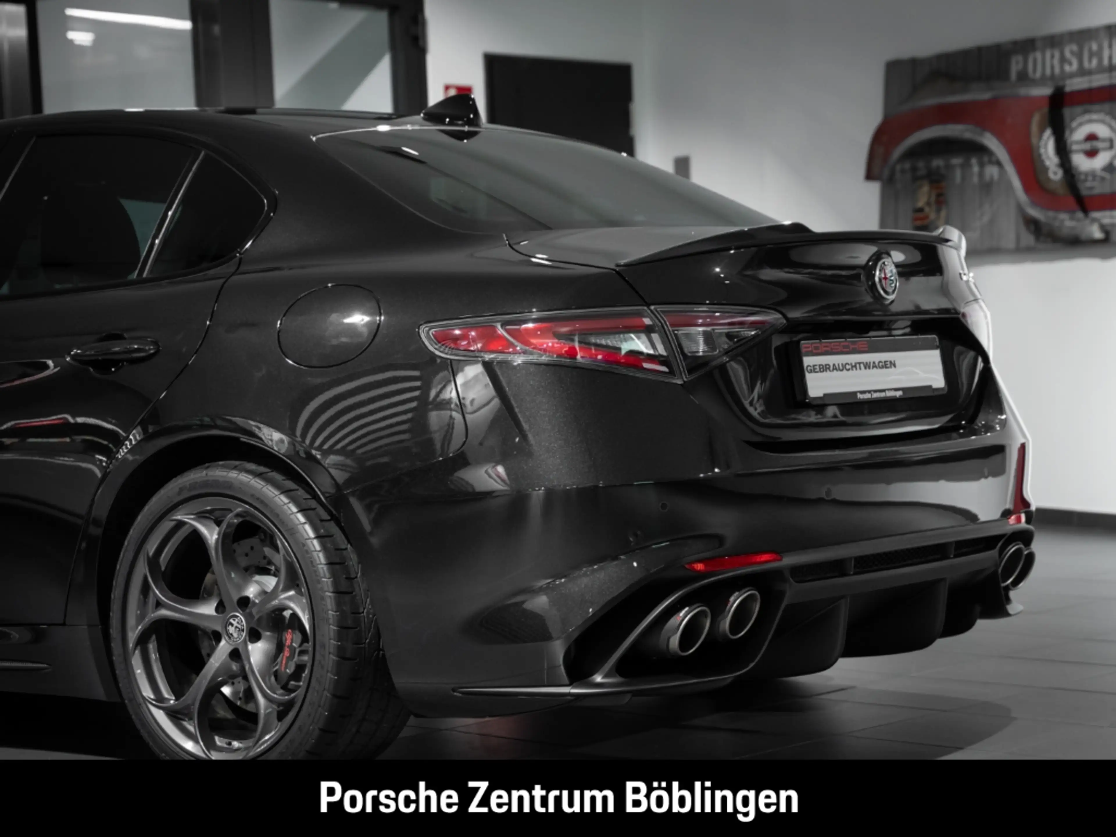 Alfa Romeo Giulia Quadrifoglio — photo 11