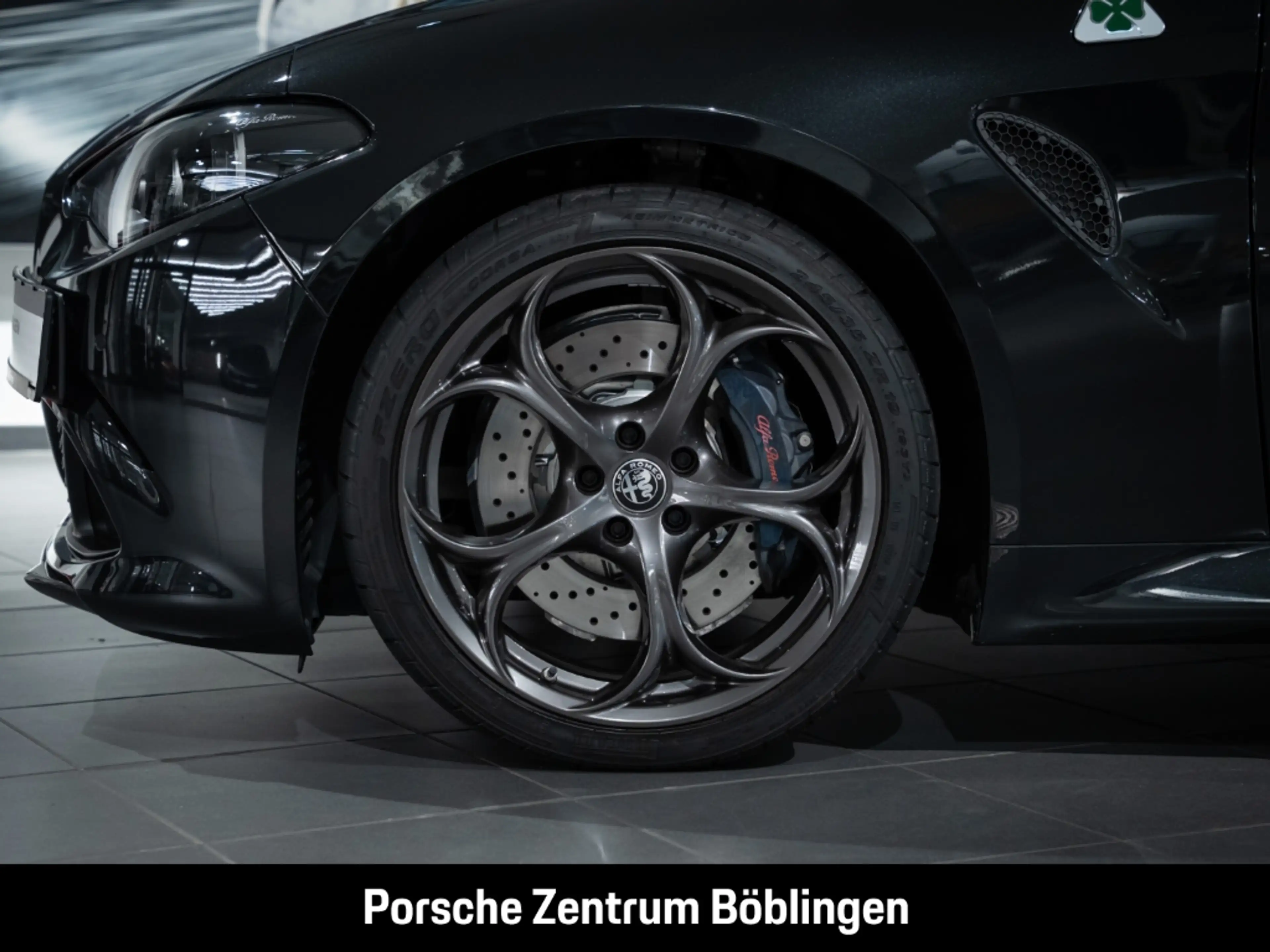 Alfa Romeo Giulia Quadrifoglio — photo 15
